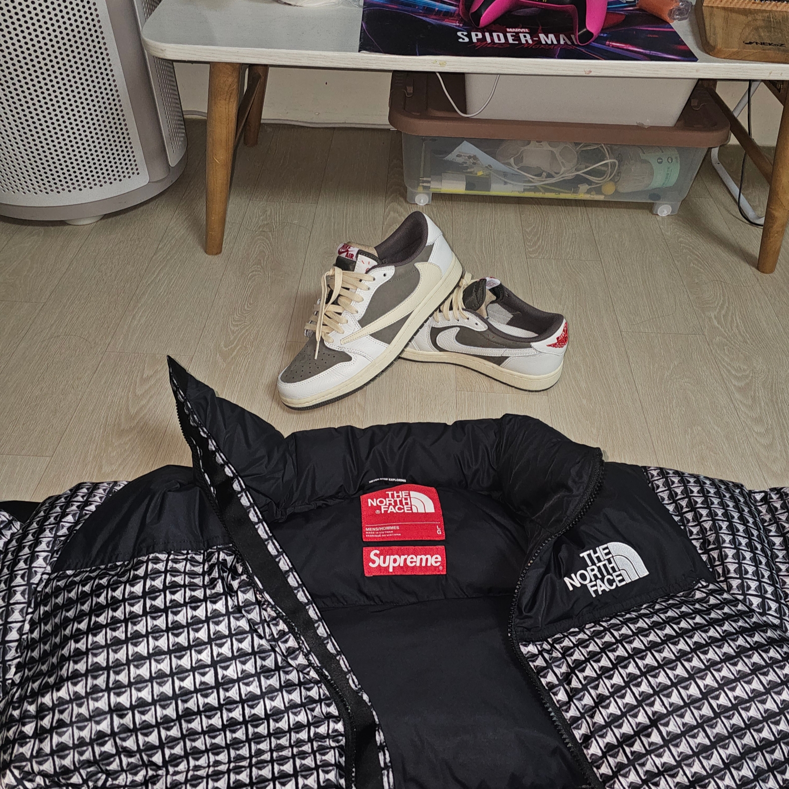 Supreme x The North Face Studded Nuptse Jacket Black - 21SS 착용 스타일 - 2