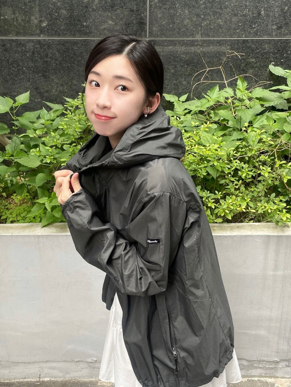 keek Pillowdy UV Light Windbreaker V2 BLACK 착용 스타일 - 2