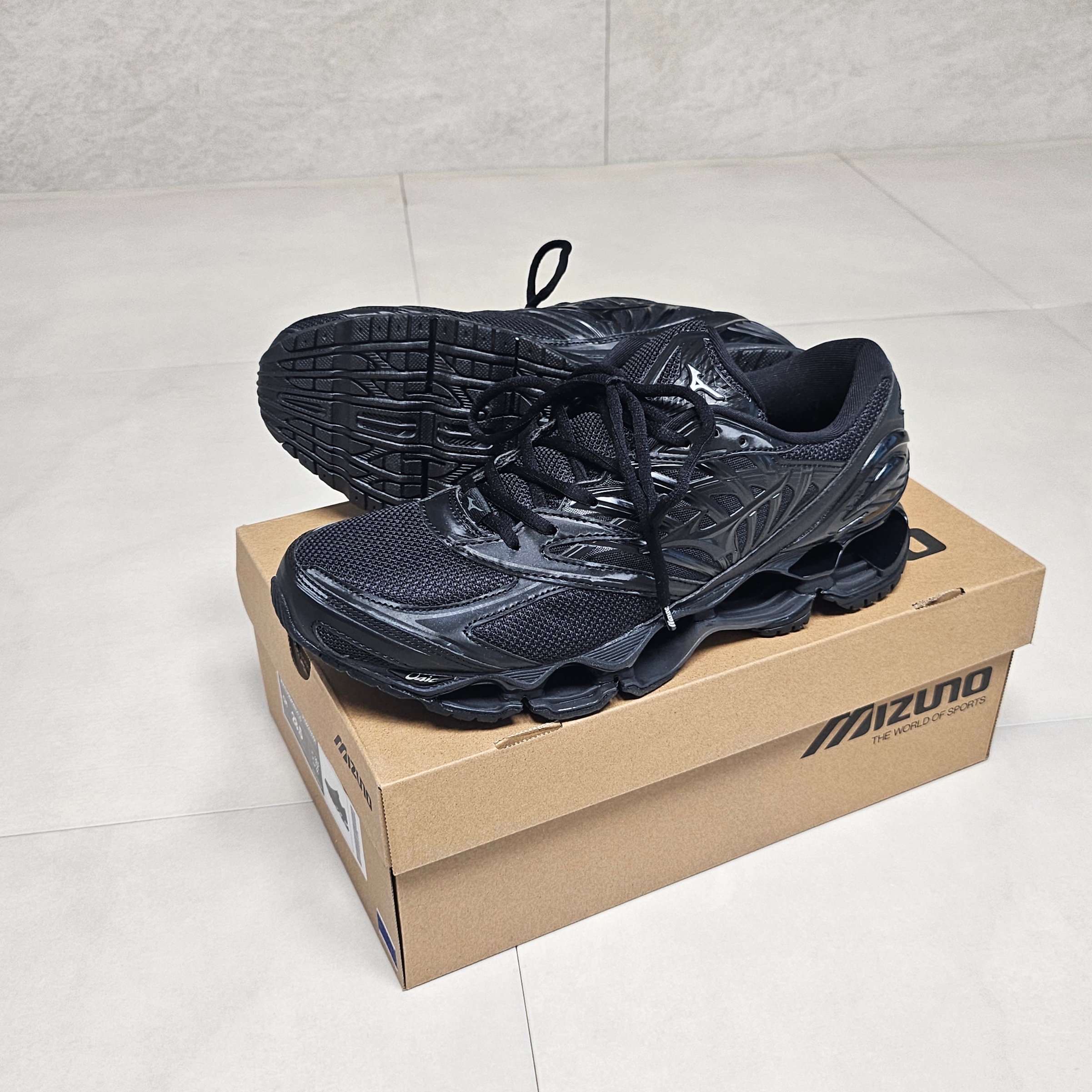 Mizuno Wave Prophecy LS Black 착용 스타일 - 1