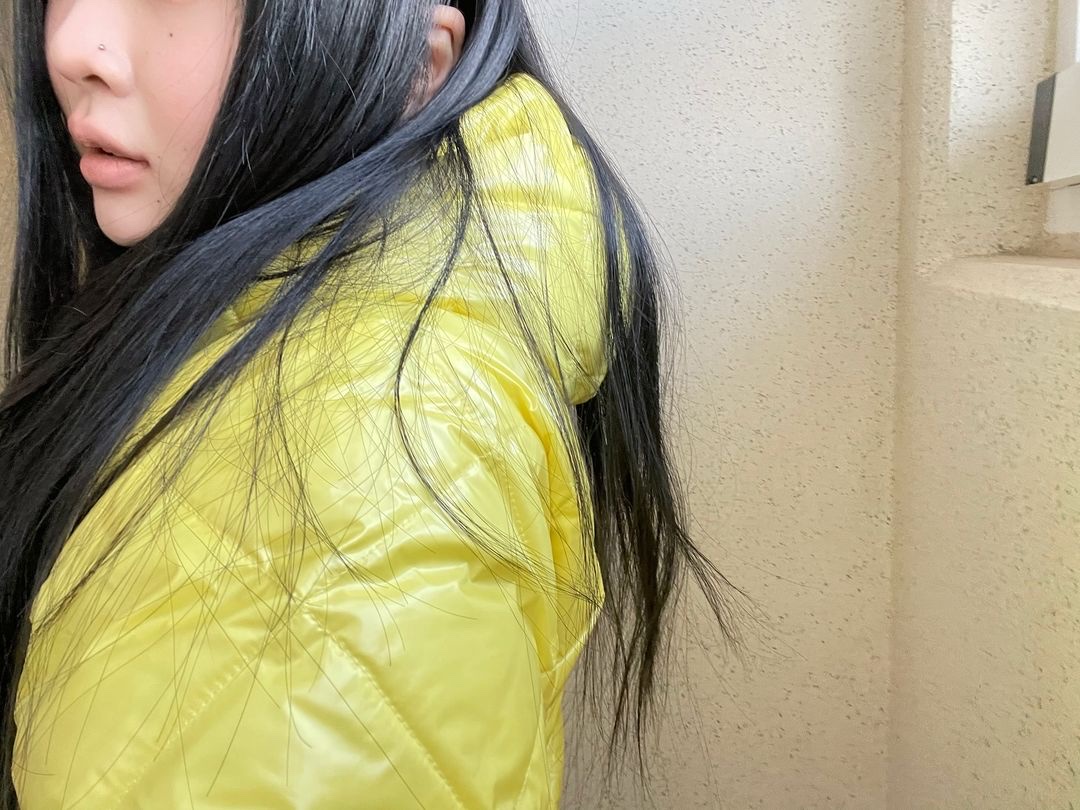 Safarispot 1/2 Reversible Two Color Light Down Jacket Gray Yellow, Safarispot 1/2 Reversible Two Color Light Down Jacket Turquoise Mint 착용 스타일