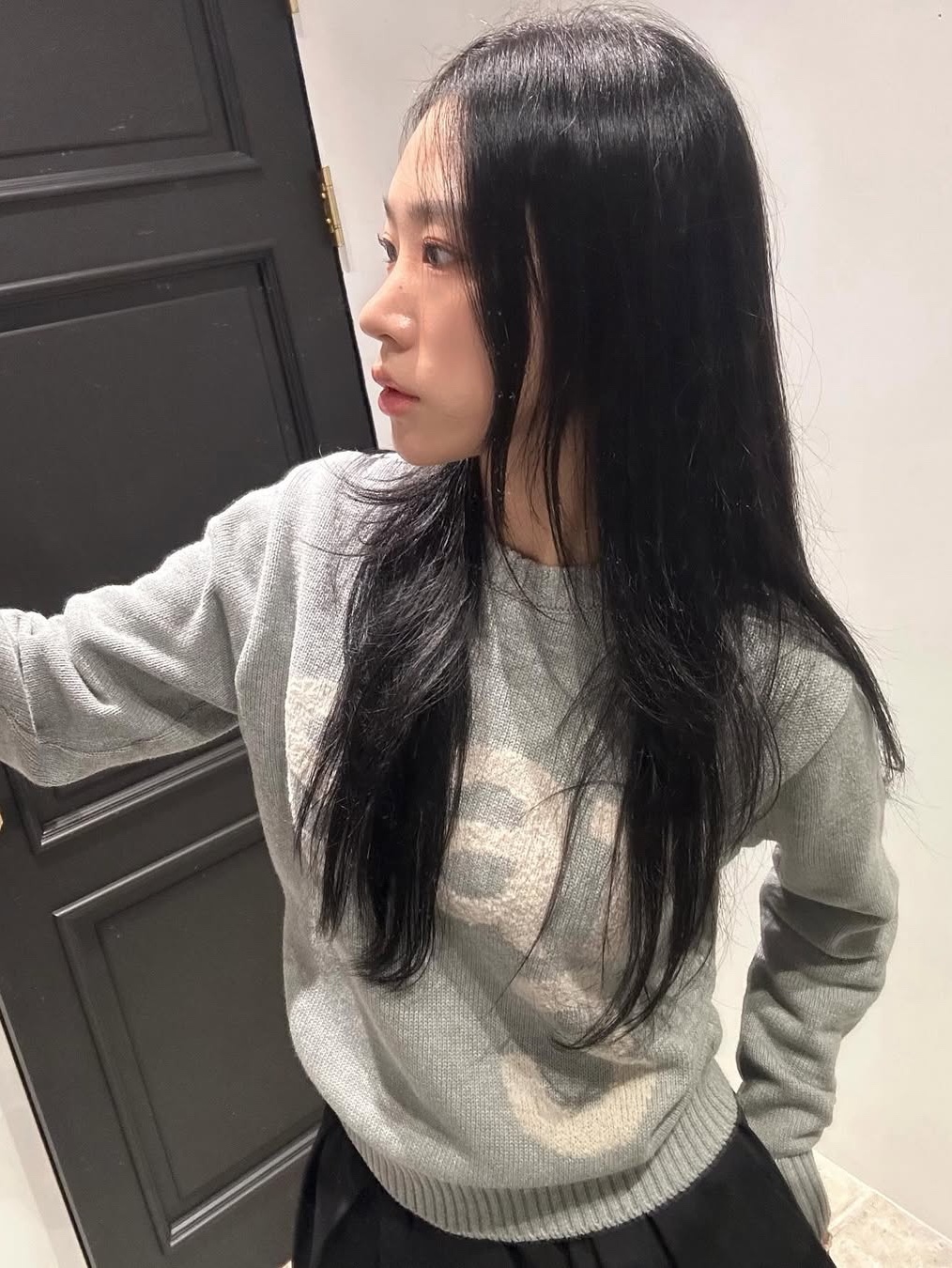 [KREAM 단독] Safarispot Women Basic Safari Knit White, [KREAM 단독] Safarispot Women Basic Safari Knit Black 착용 스타일