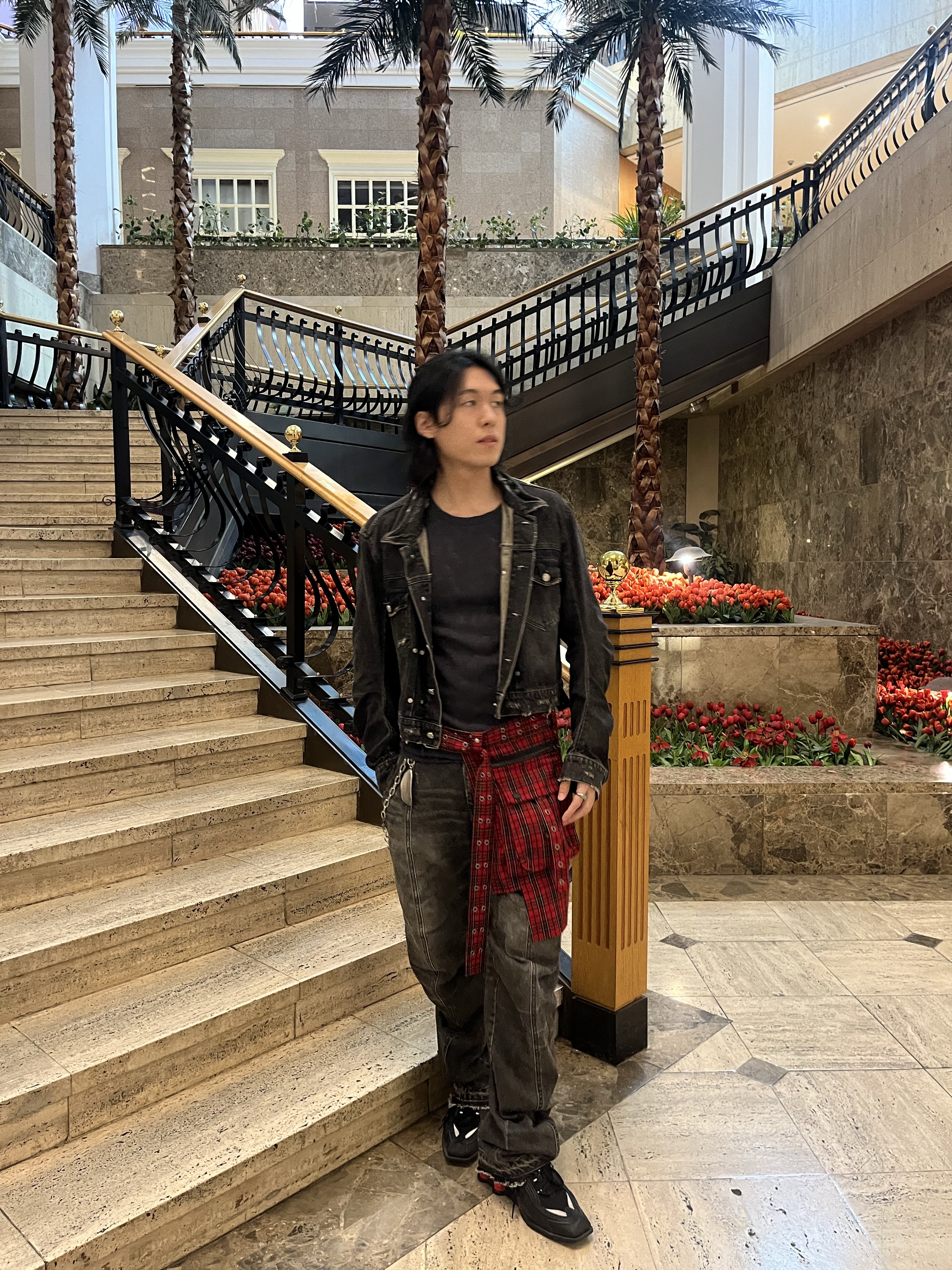 Nike x Martine Rose Shox MR4 Black, Vacant Archive Bajess Layered Skirt Belt Check Red 착용 스타일 - 4