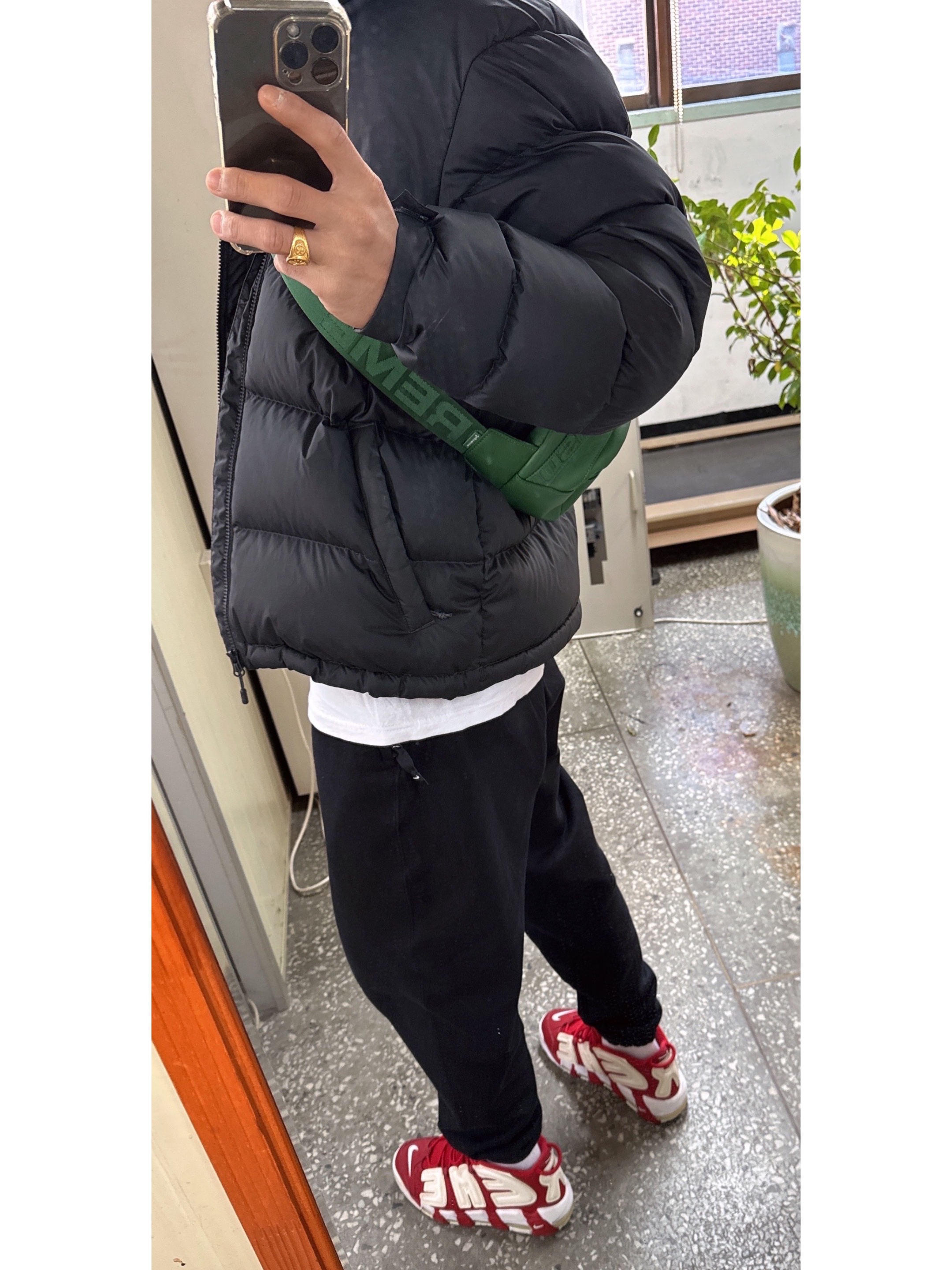Supreme x Nike ACG Denim 6-Panel Black - 22FW, Supreme Waist Bag Tan - 18SS 착용 스타일 - 5