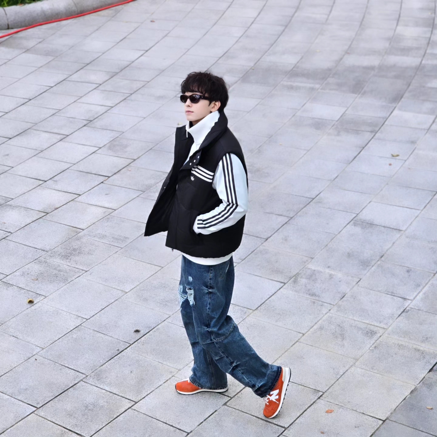 Adidas Originals 70s Padded Gilet Black - KR Sizing, Adidas German Beckenbauer Track Top Off White - KR Sizing 착용 스타일 - 9