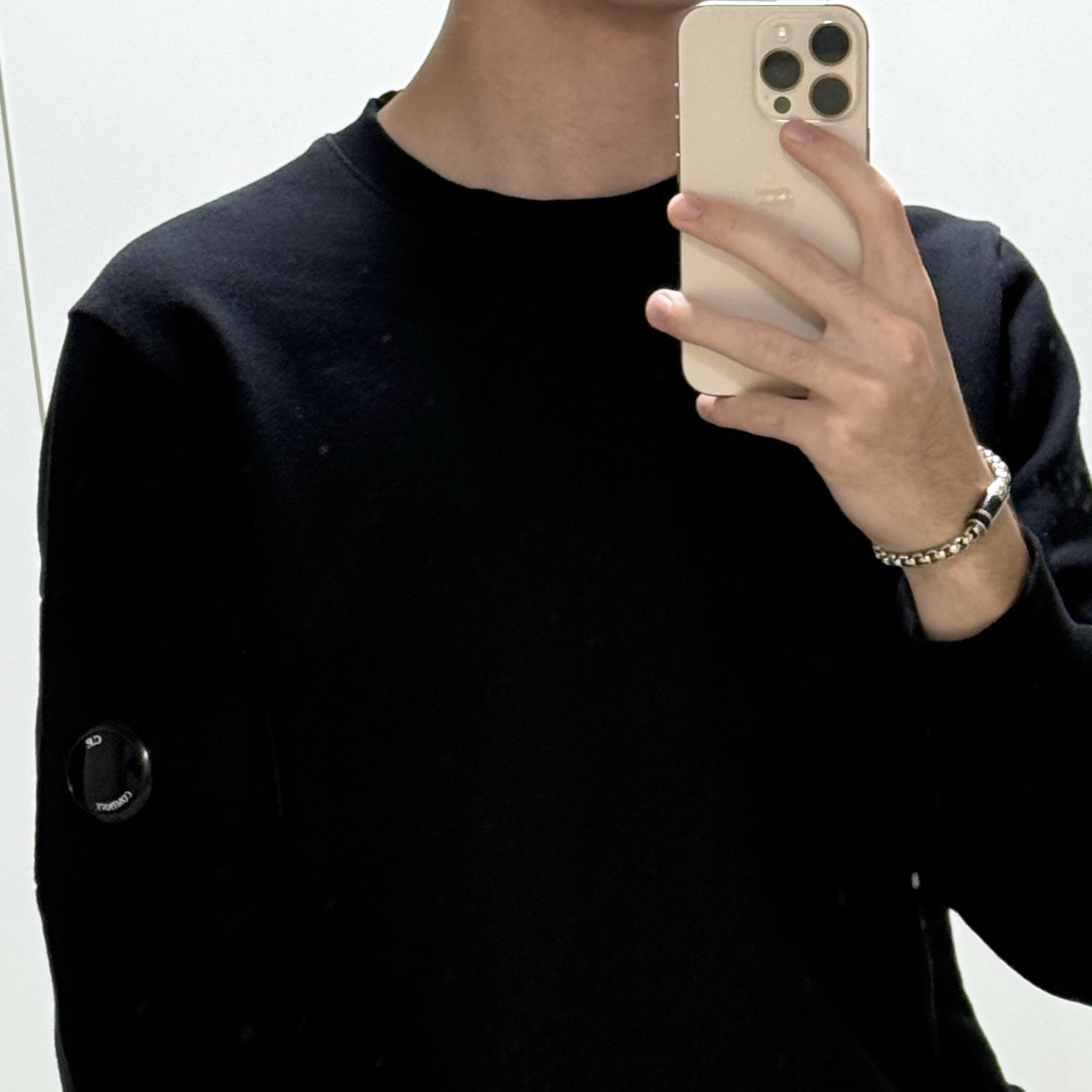 C.P. Company Diagonal Raised Fleece Sweatshirt Black - 24SS, Louis Vuitton Monogram Chain Bracelet Grey 착용 스타일