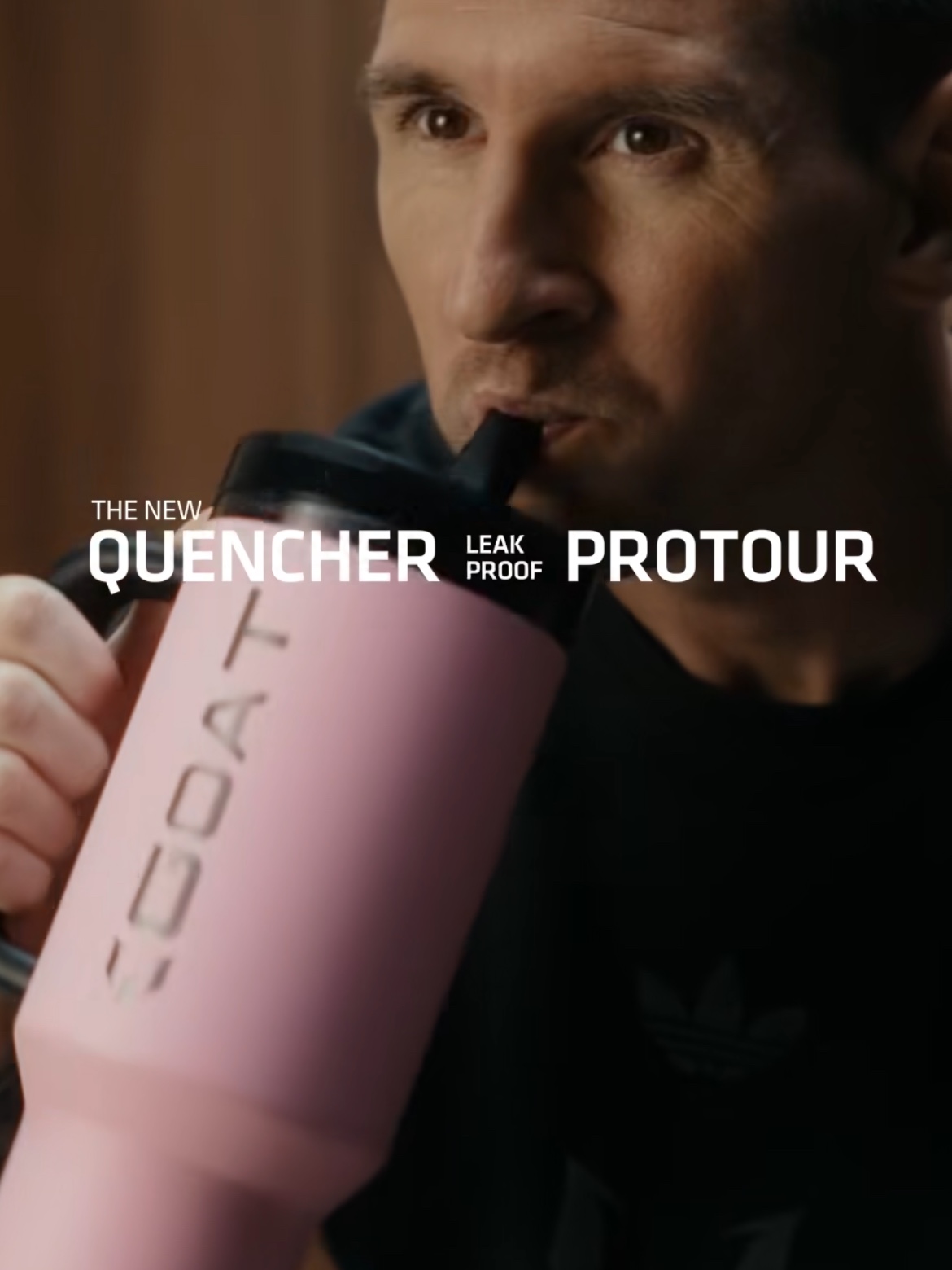 Stanley x Messi Quencher ProTour Flip Straw Tumbler 1.18L Messi Goat Pink, Stanley x Messi IceFlow Aerolight Flip Straw 2.0 Bottle 710ml Messi Goat Pink 착용 스타일 - 5