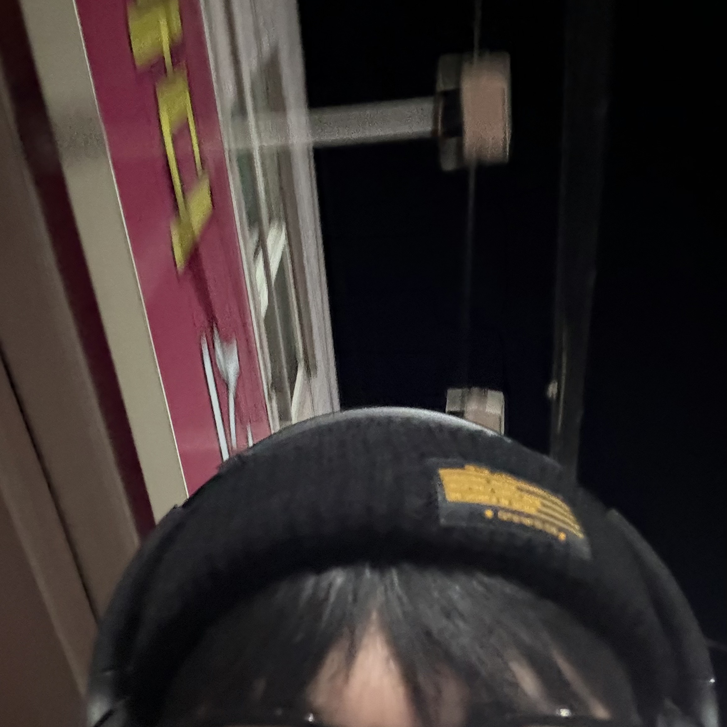 QT8 GARMENTS Original Short Beanie Black 착용 스타일