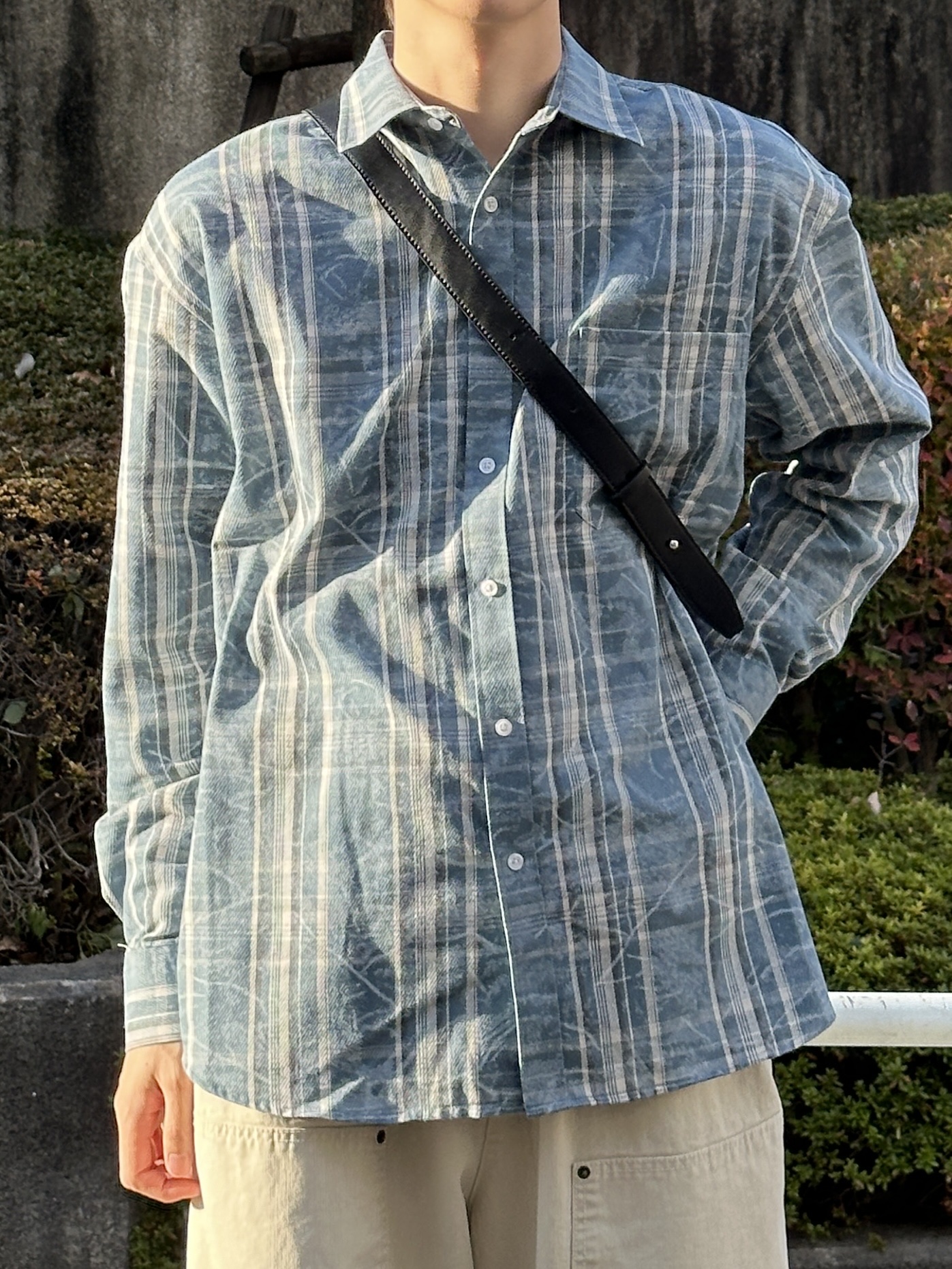 Matin Kim Mini Buckle Bag Black, Nike Air Force 1 '07 Low Triple Black 착용 스타일 - 2