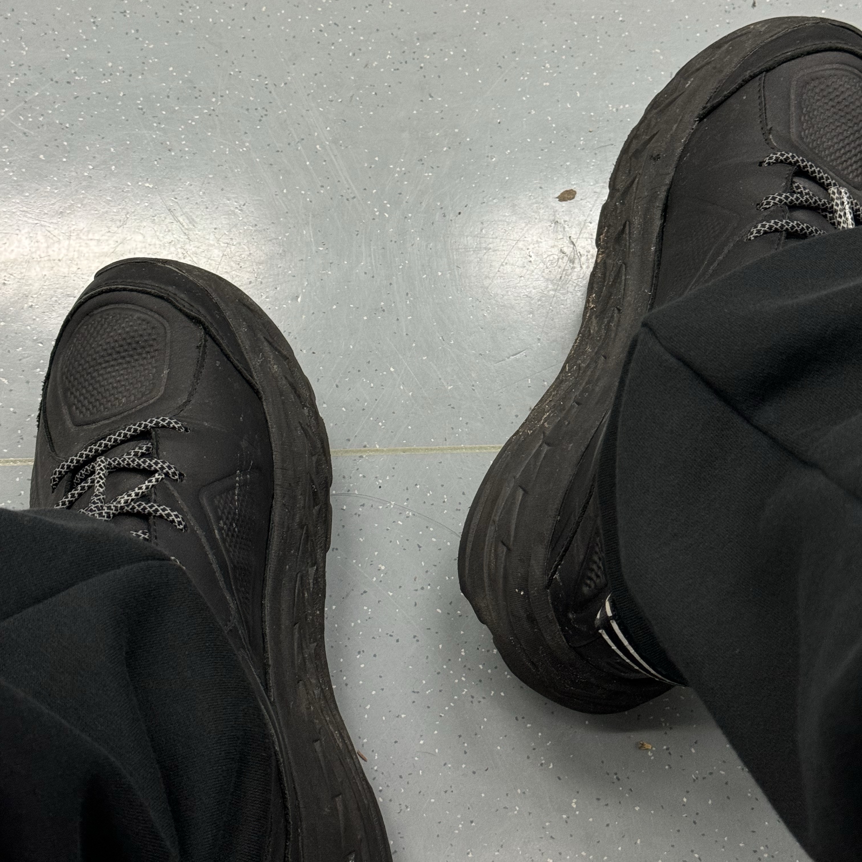 Hoka Bondi LTR Black - Wide 착용 스타일