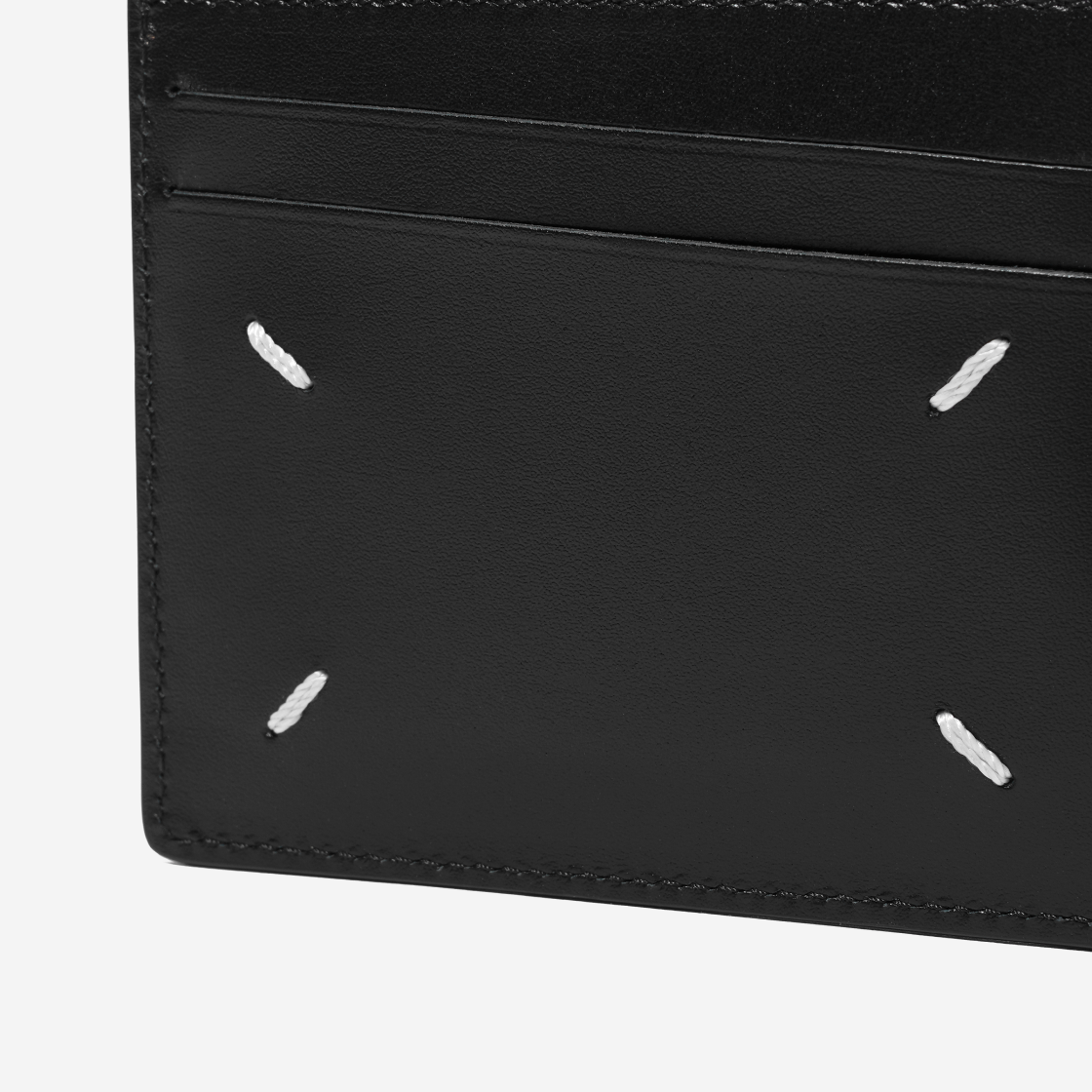 ★送料・関税込★ Maison Margiela Bovine Leather Card Holder MM6 Maison Margiela: Black Leather Card Holder | SSENSE