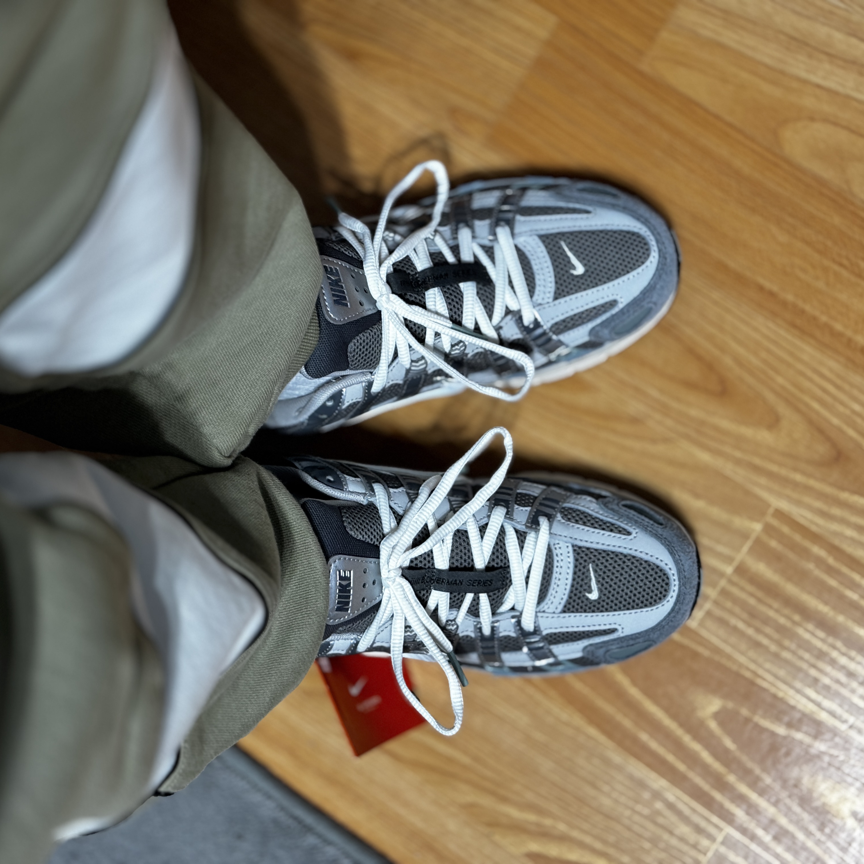 Nike P-6000 Flat Pewter Light Iron Ore 착용 스타일 - 3