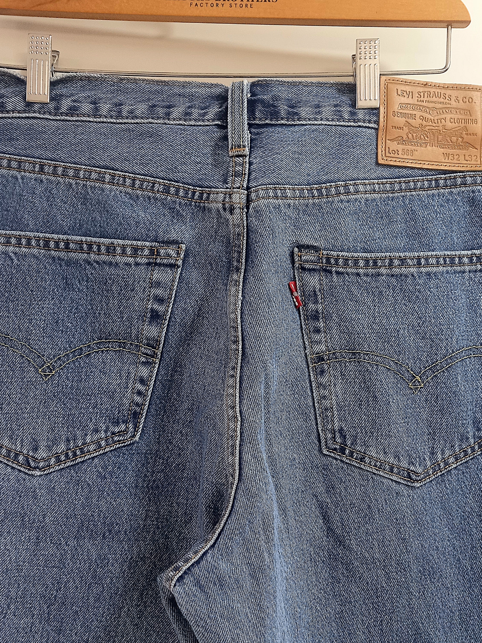 Levi's 568 Loose Straight Jeans Medium Indigo 착용 스타일 - 3