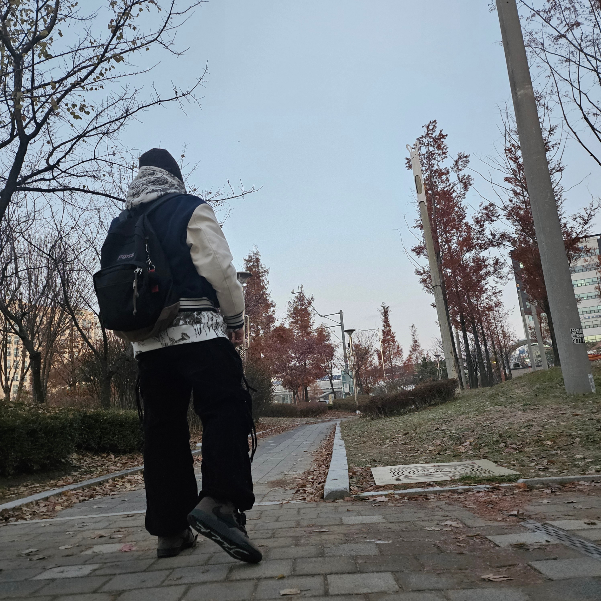 Supreme Denim Camp Cap Black - 23SS, New Era x Aeca White Varsity Jacket Navy 착용 스타일 - 5