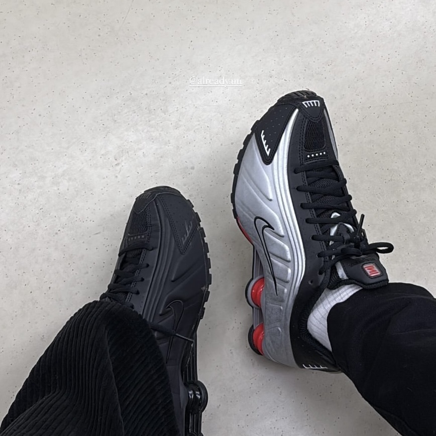 Nike Shox R4 Black and Metallic Silver, Arc'teryx Aerios 18 Backpack Black 착용 스타일 - 2