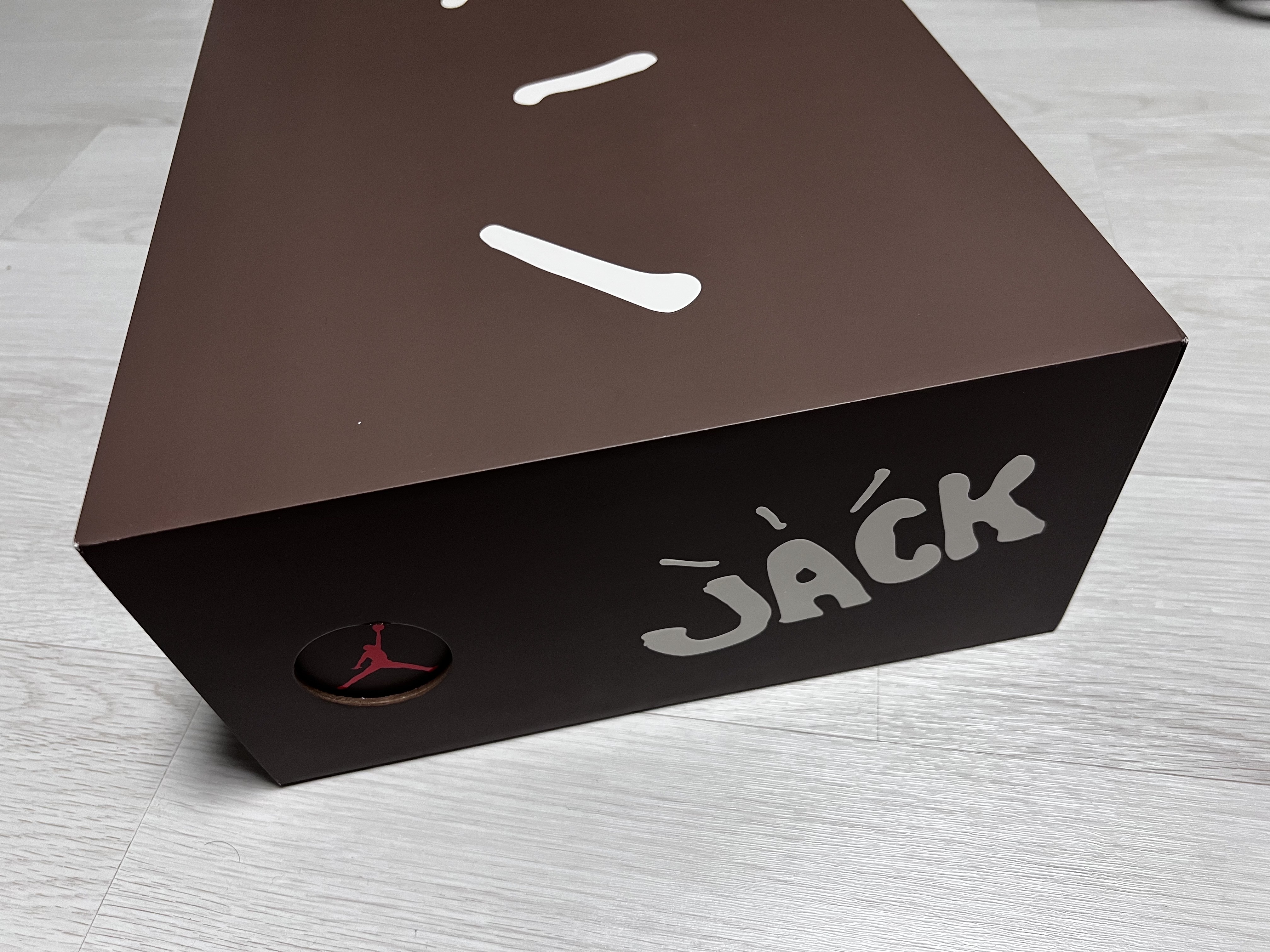 Jordan x Travis Scott Jumpman Jack TR Black and Dark Mocha 착용 스타일 - 1