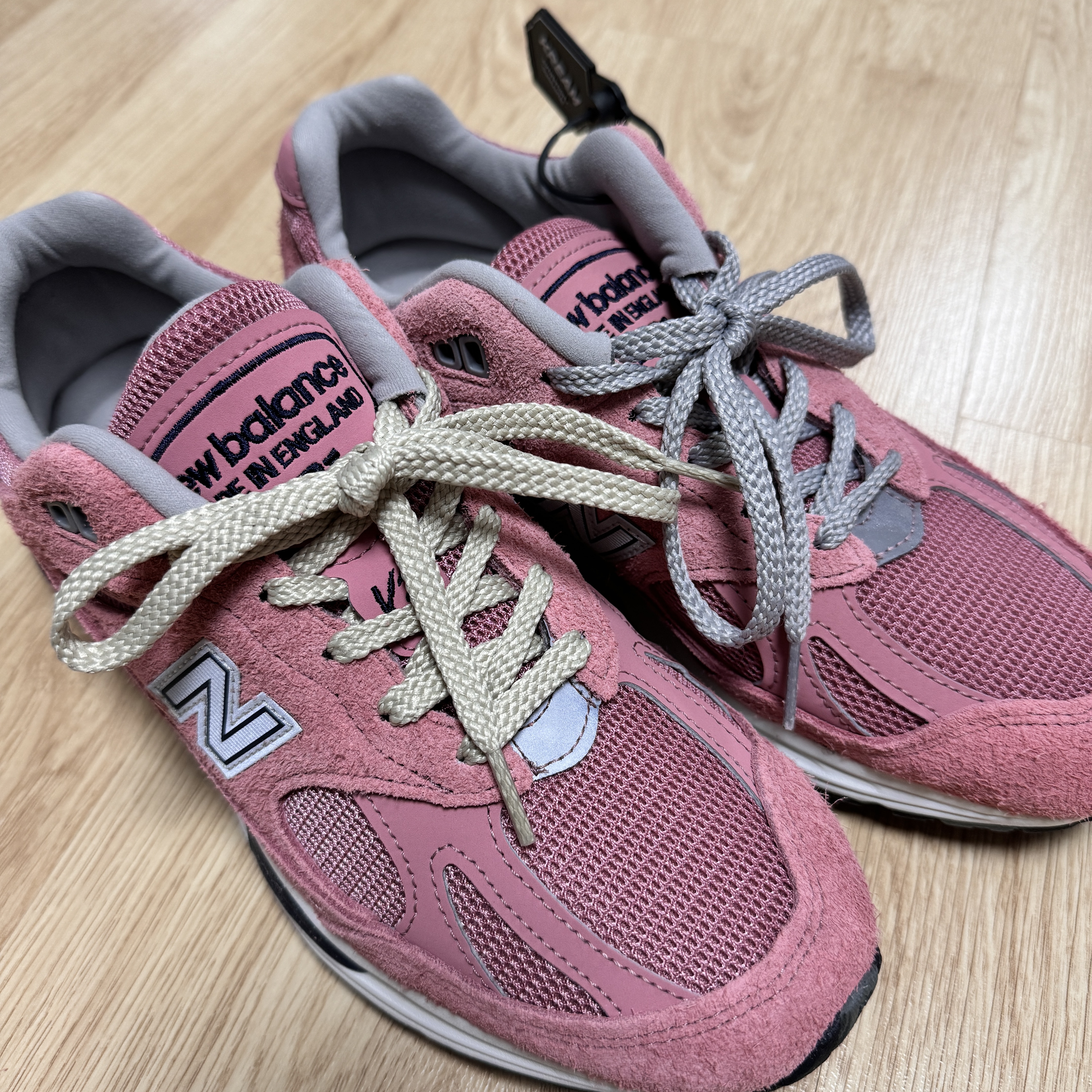 New Balance 991v2 Made in UK Brandied Apricot 착용 스타일 - 1
