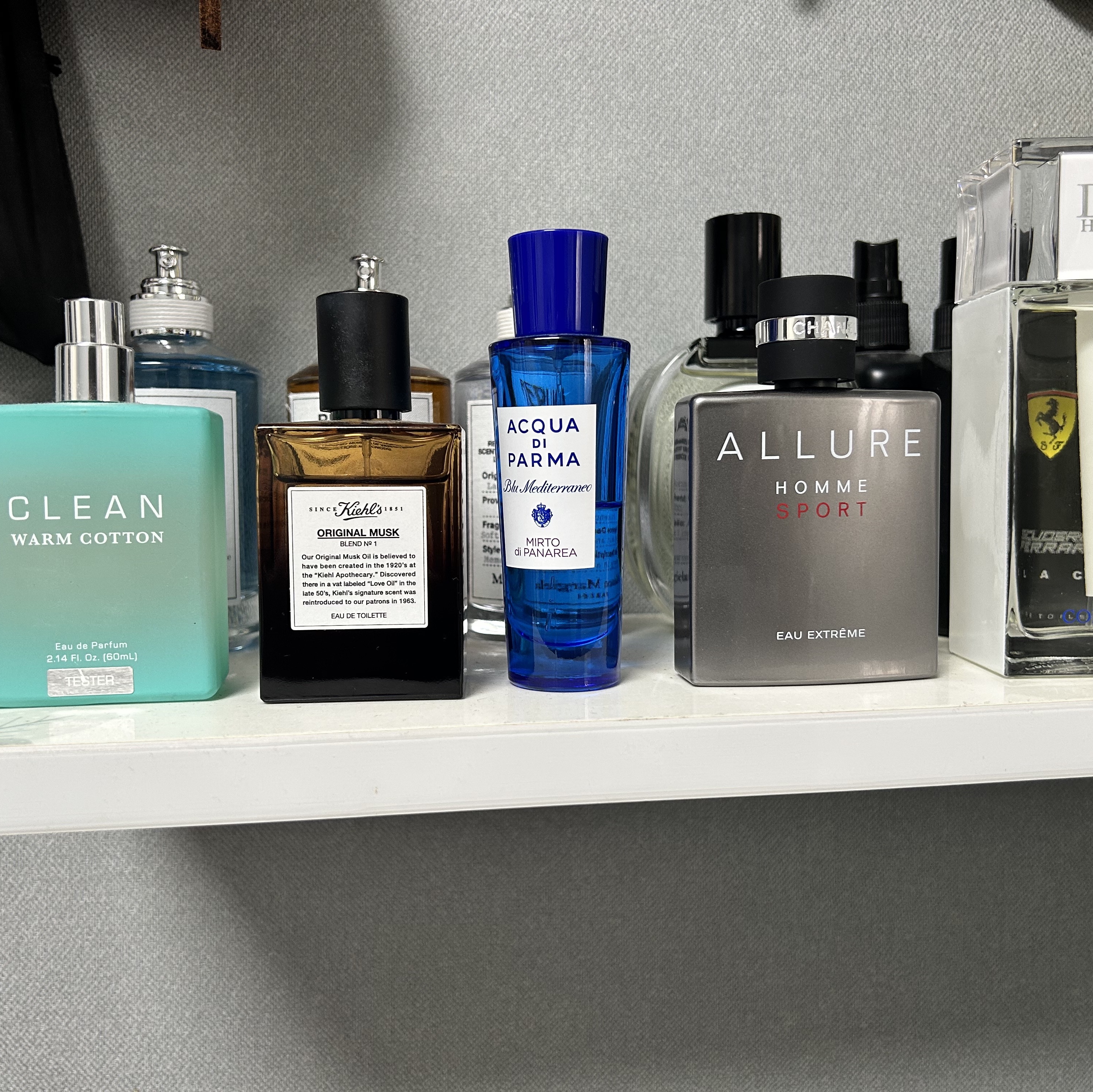 Chanel Allure Homme Sprort Eau Extreme Eau De Parfum 50ml, Maison Margiela Replica Jazz Club Eau De Toilette 100ml 착용 스타일
