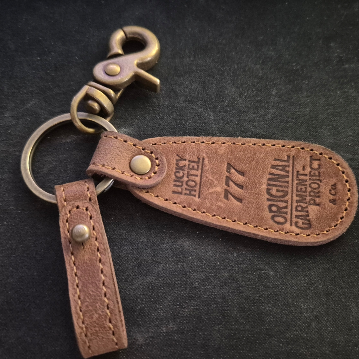Ogarp Signature Lether Keychain Ver.1 착용 스타일