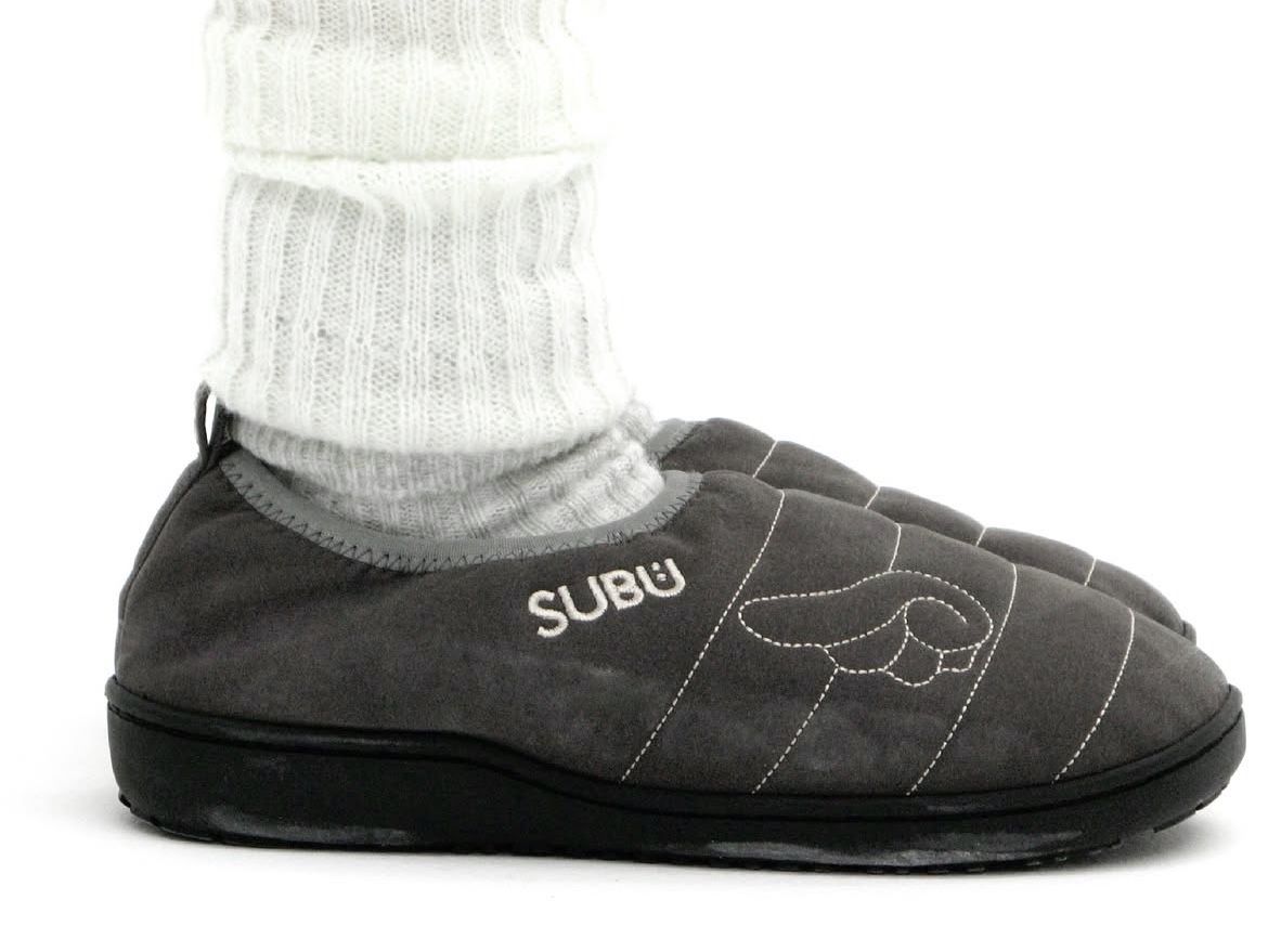 Subu x Coyseio Angel Wing Padding Shoes Charcoal, Subu x Coyseio Multi Star Padding Shoes Black 착용 스타일 - 4