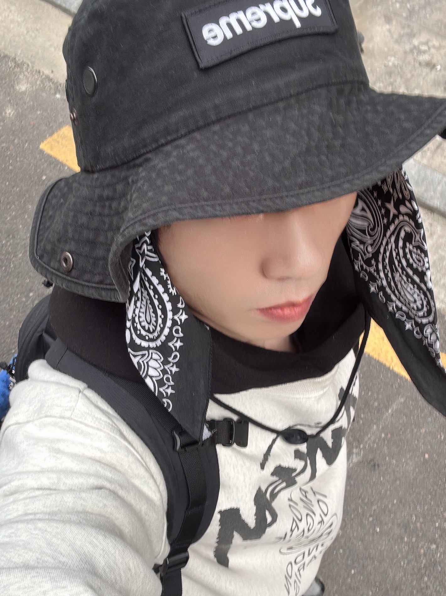 Stussy World Tour Crew Ash Heather 2022, IAB Studio Hoodie Black 착용 스타일 - 7