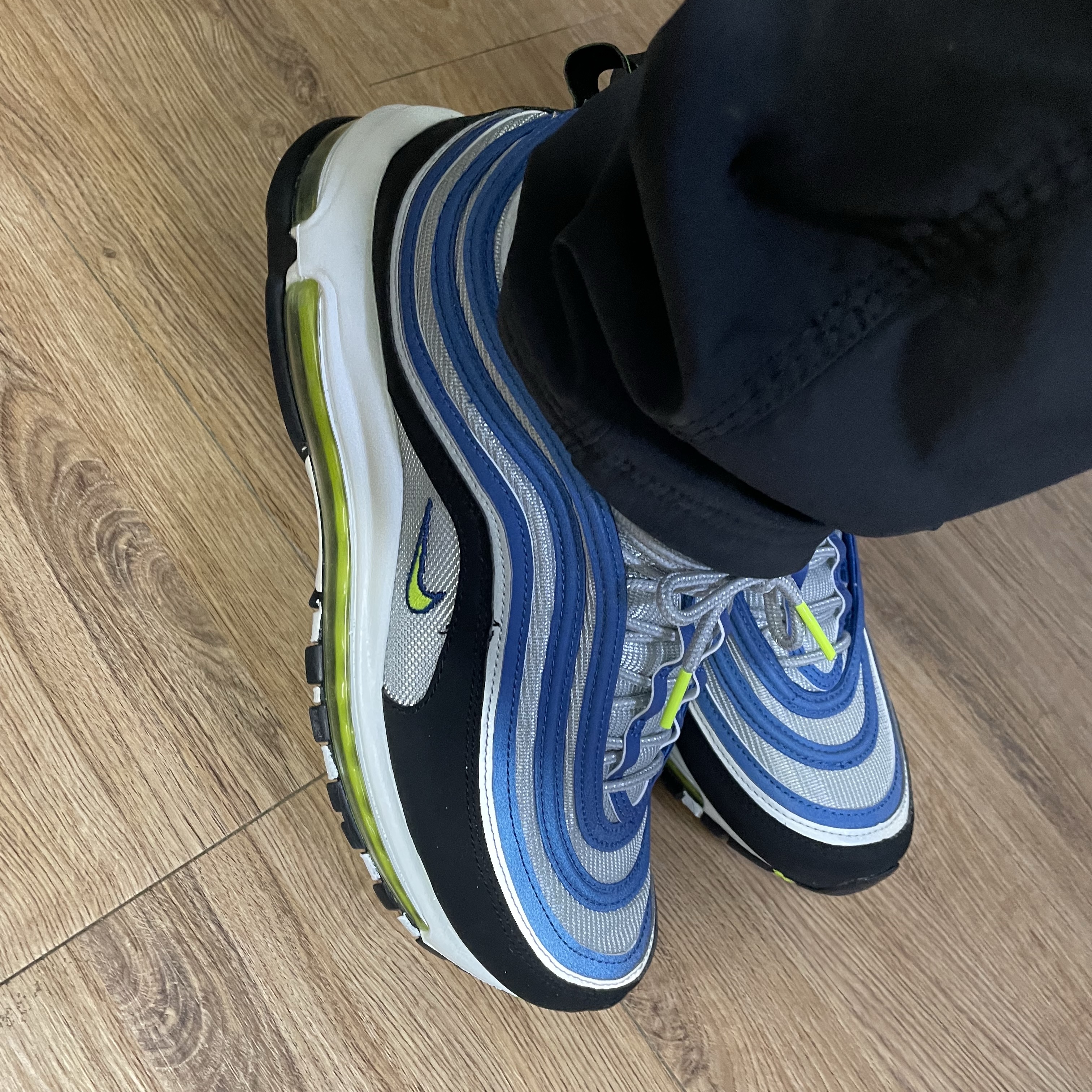 Nike Air Max 97 OG Atlantic Blue and Voltage Yellow 착용 스타일
