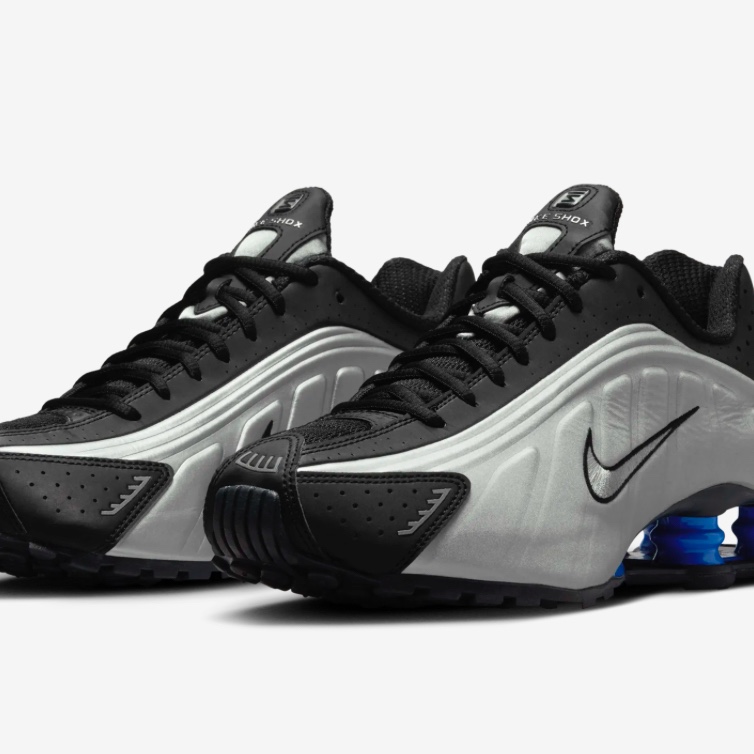 (W) Nike Shox R4 Metallic Silver and Black 착용 스타일