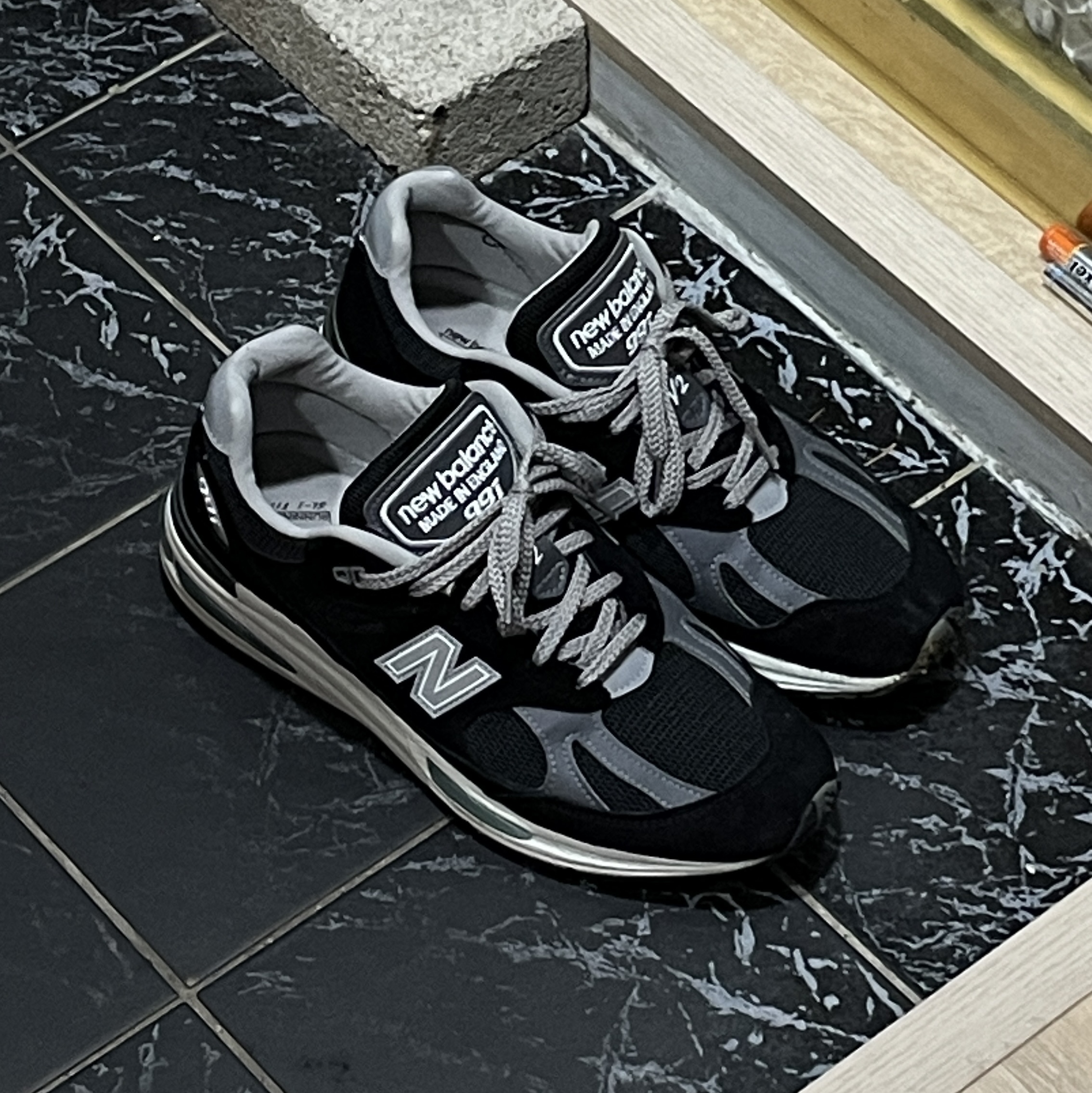 New Balance 991v2 Made in UK Black 착용 스타일