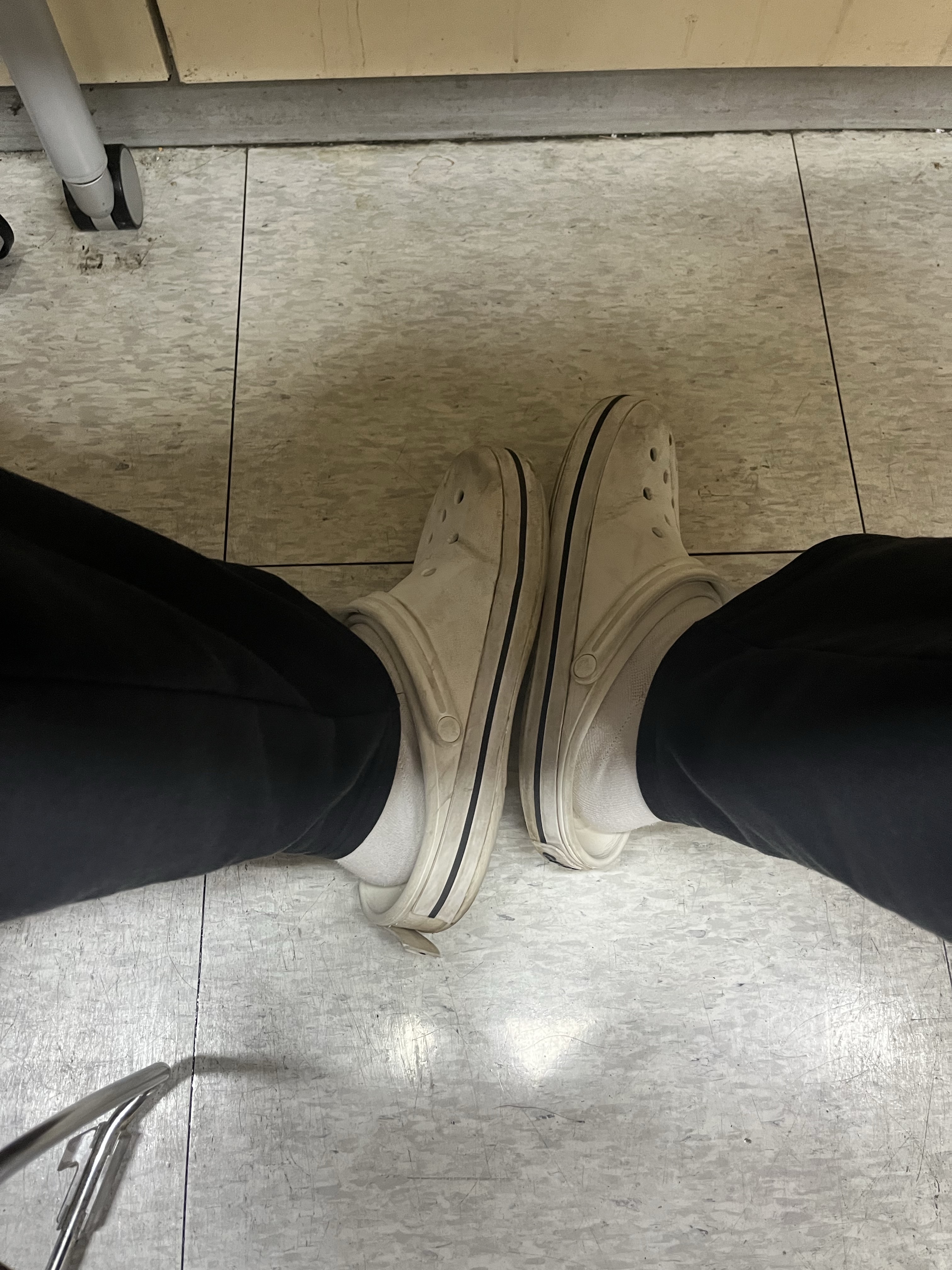 Crocs Bayaband Clog White Navy 착용 스타일