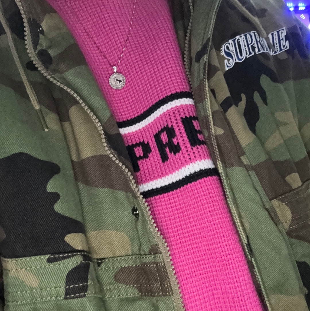 Supreme Chest Stripe Sweater Pink - 23FW, Supreme x Jacob & Co. Sterling Silver Zodiac Pendant Silver Taurus - 24FW 착용 스타일