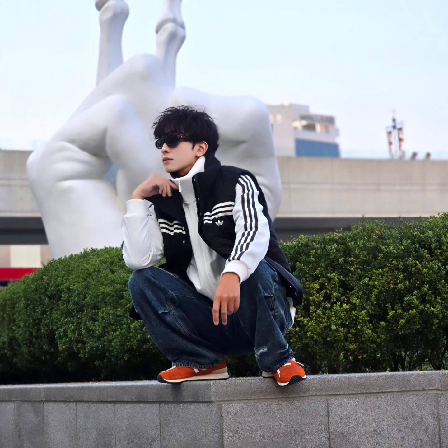 Adidas Originals 70s Padded Gilet Black - KR Sizing, Adidas German Beckenbauer Track Top Off White - KR Sizing 착용 스타일 - 2