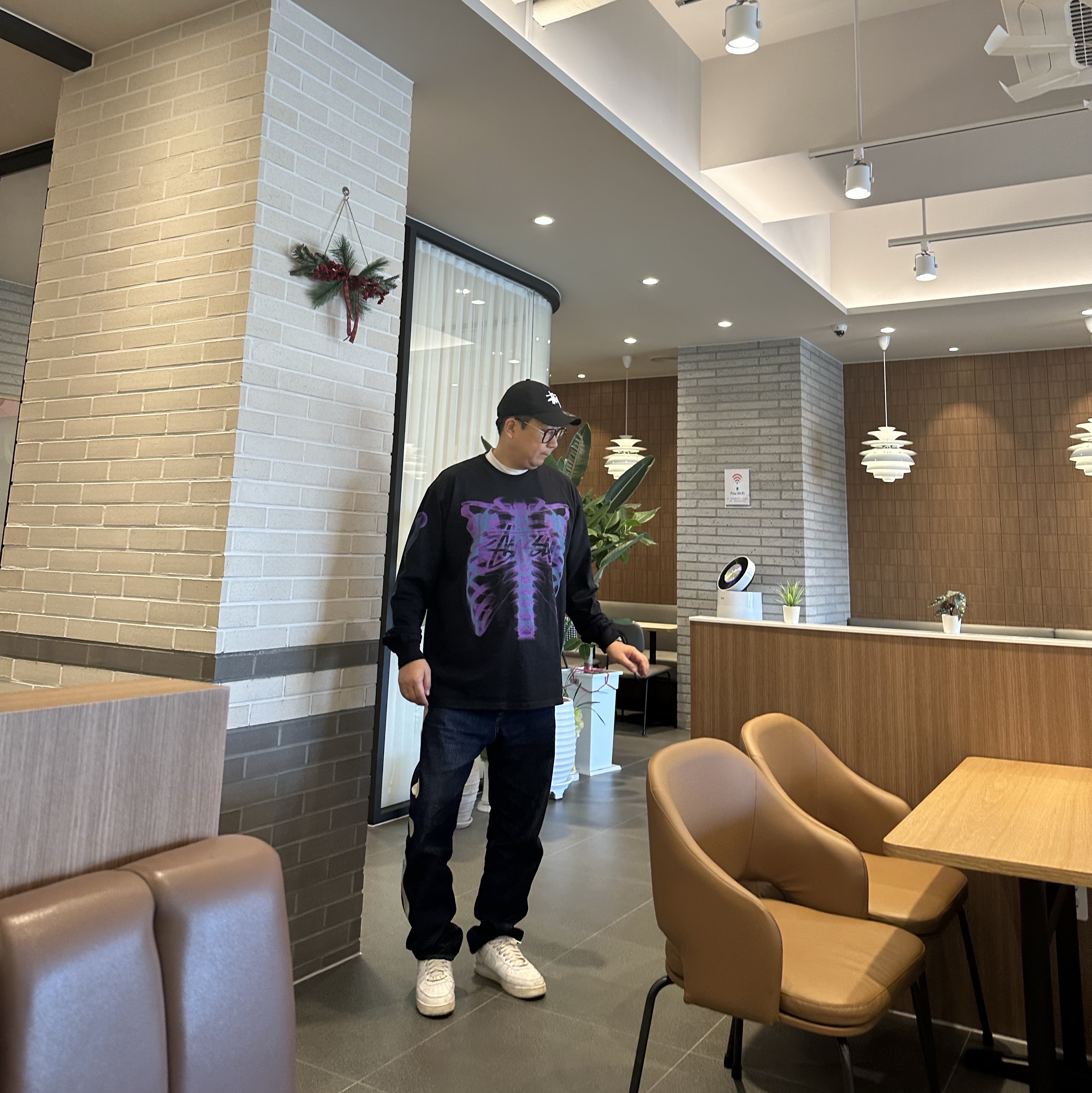 Stussy Rib Cage LS T-Shirt Black 착용 스타일