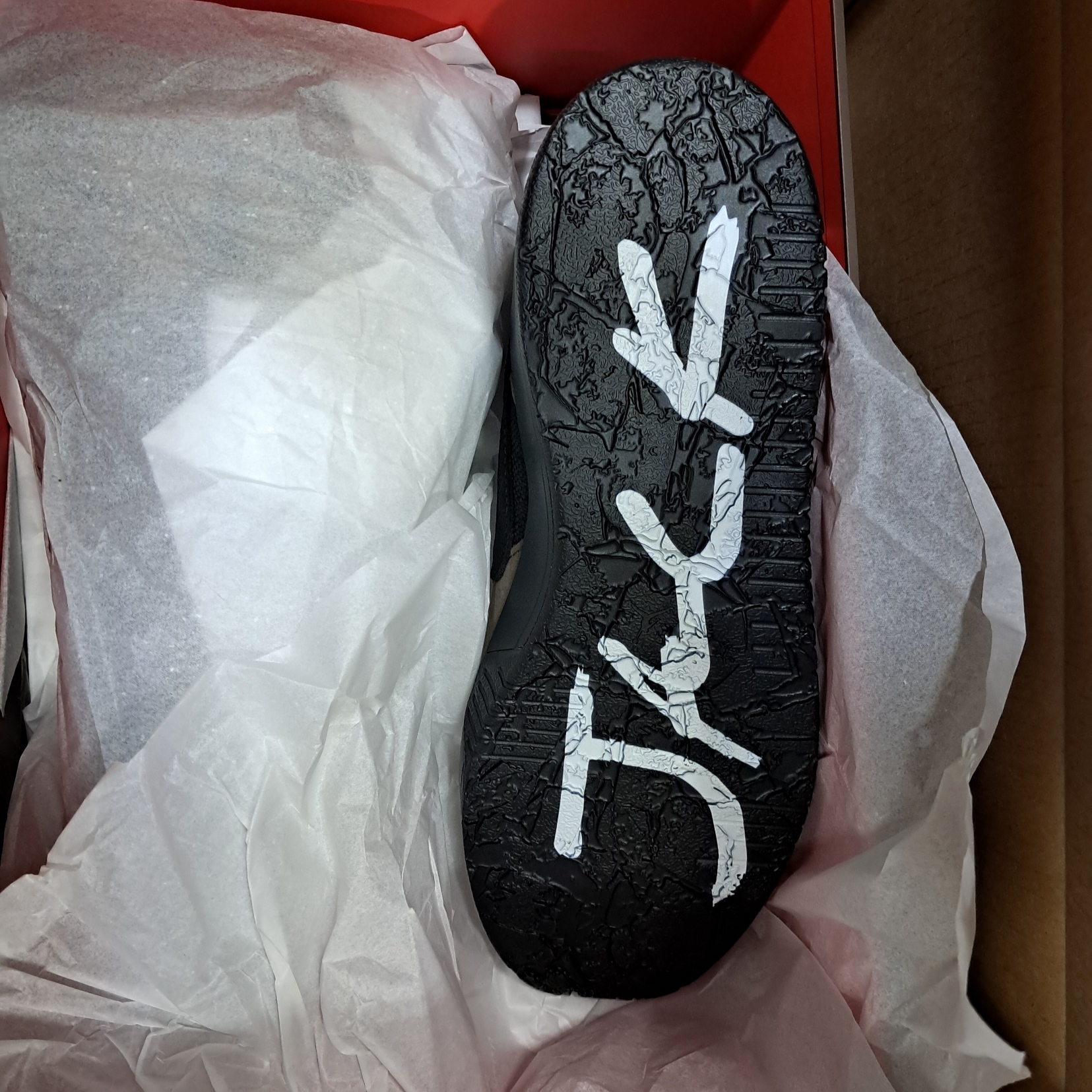 Jordan x Travis Scott Jumpman Jack TR Black and Dark Mocha 착용 스타일 - 4