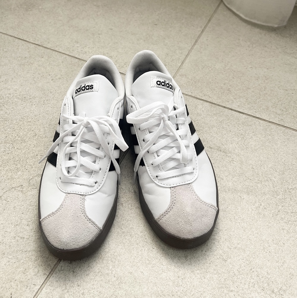 (W) Adidas VL Court Base Cloud White Core Black 착용 스타일 - 1
