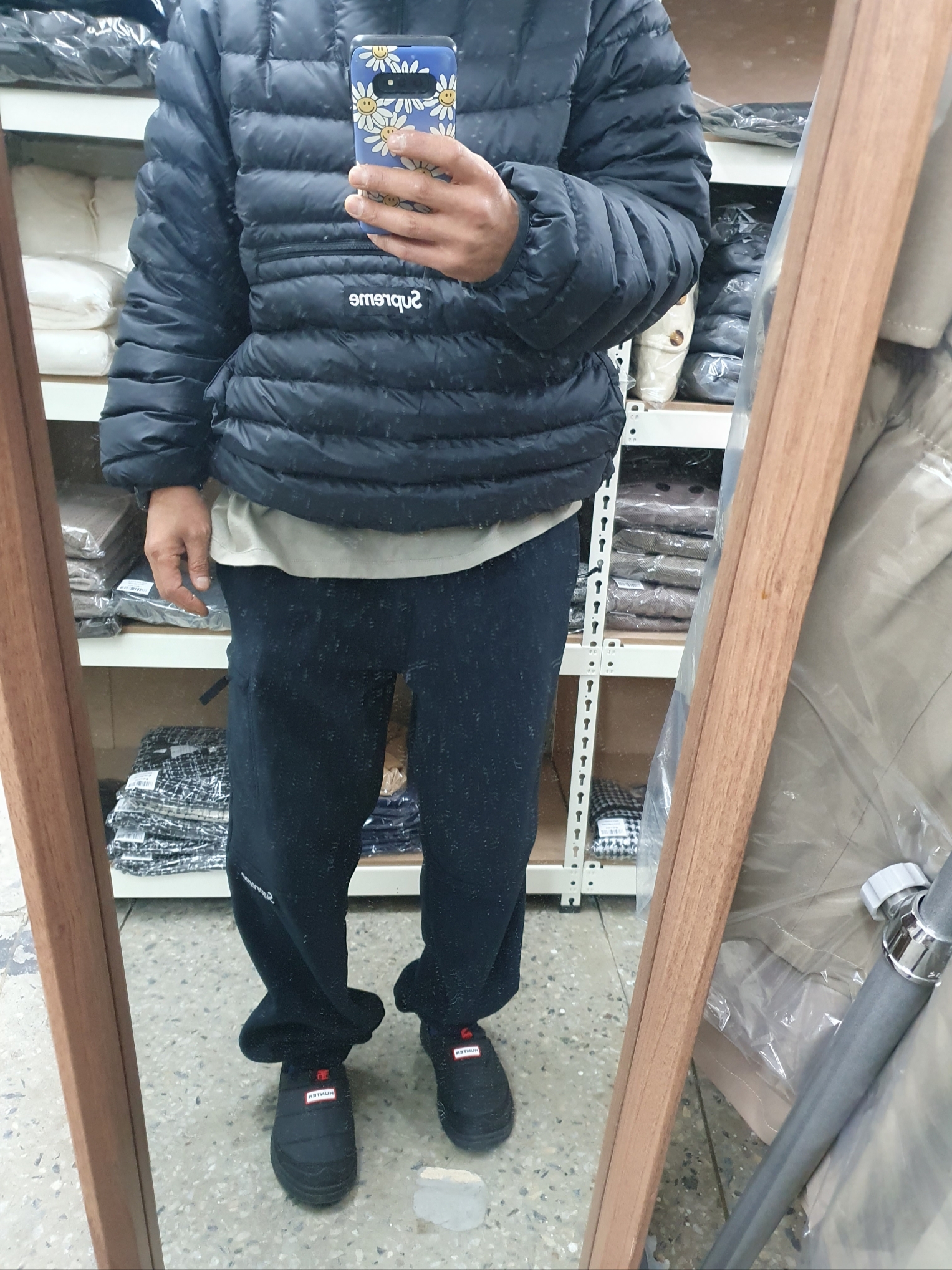 Supreme Polartec Pant Black - 24FW, Supreme Micro Down Half Zip Hooded Pullover Black - 24FW 착용 스타일