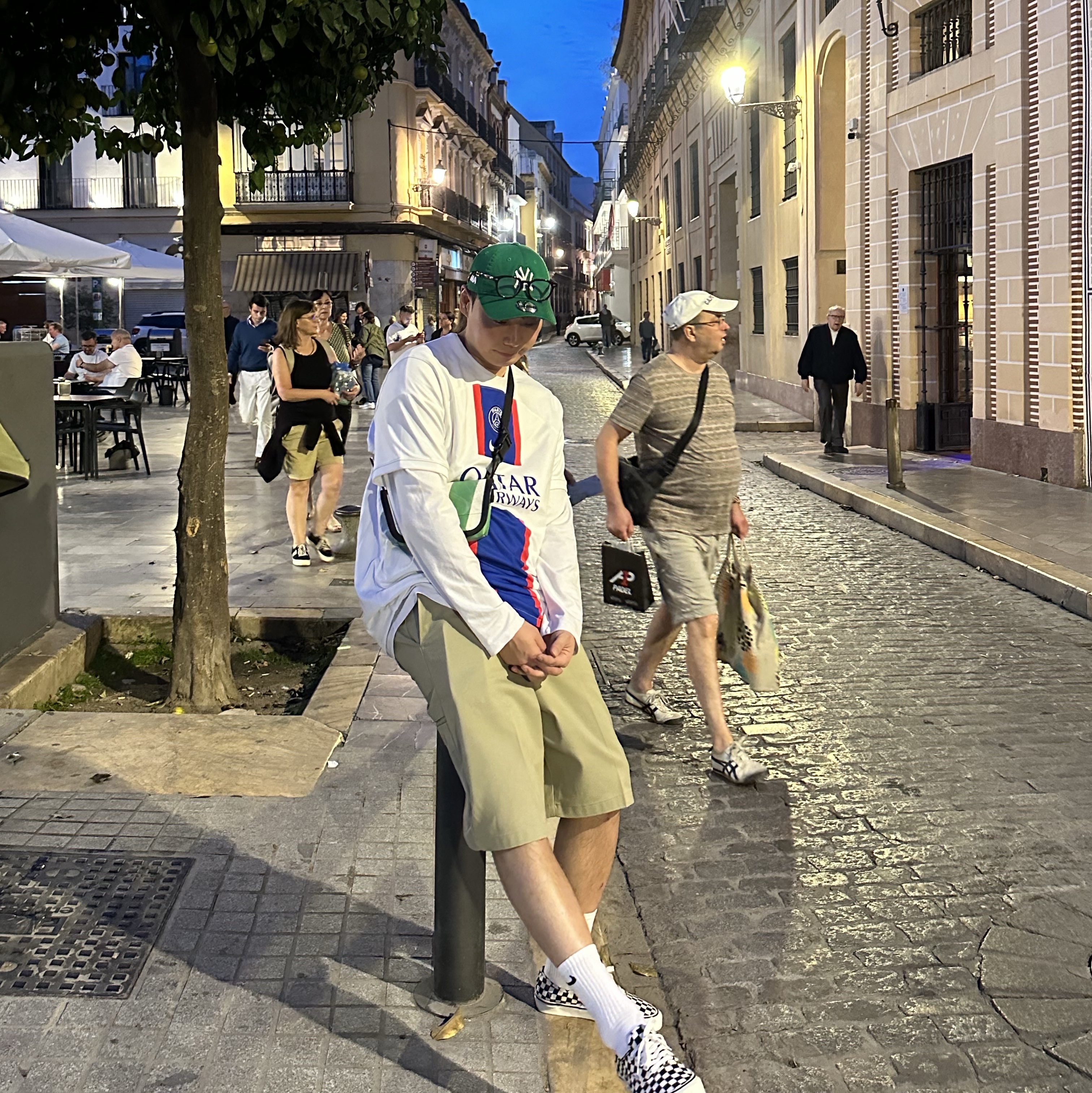 Nike Paris Saint-Germain 2022/23 Dri-Fit ADV Match Third Jersey White Old Royal (Non Marking Ver.), Vans Authentic 44 DX Anaheim Factory Black 착용 스타일