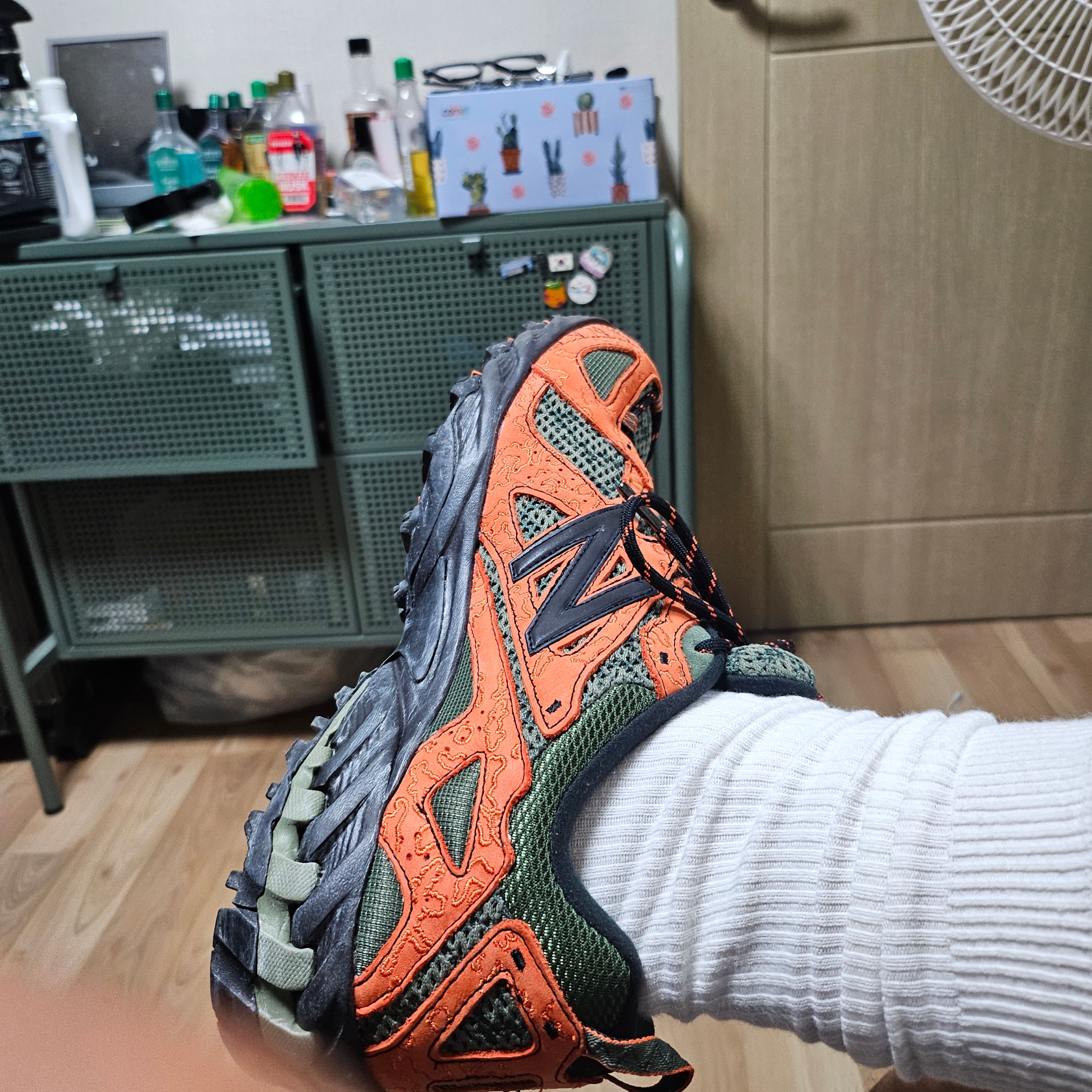 New Balance x Joe Freshgoods Beneath the Surface 610 Lil Swamps Orange 착용 스타일