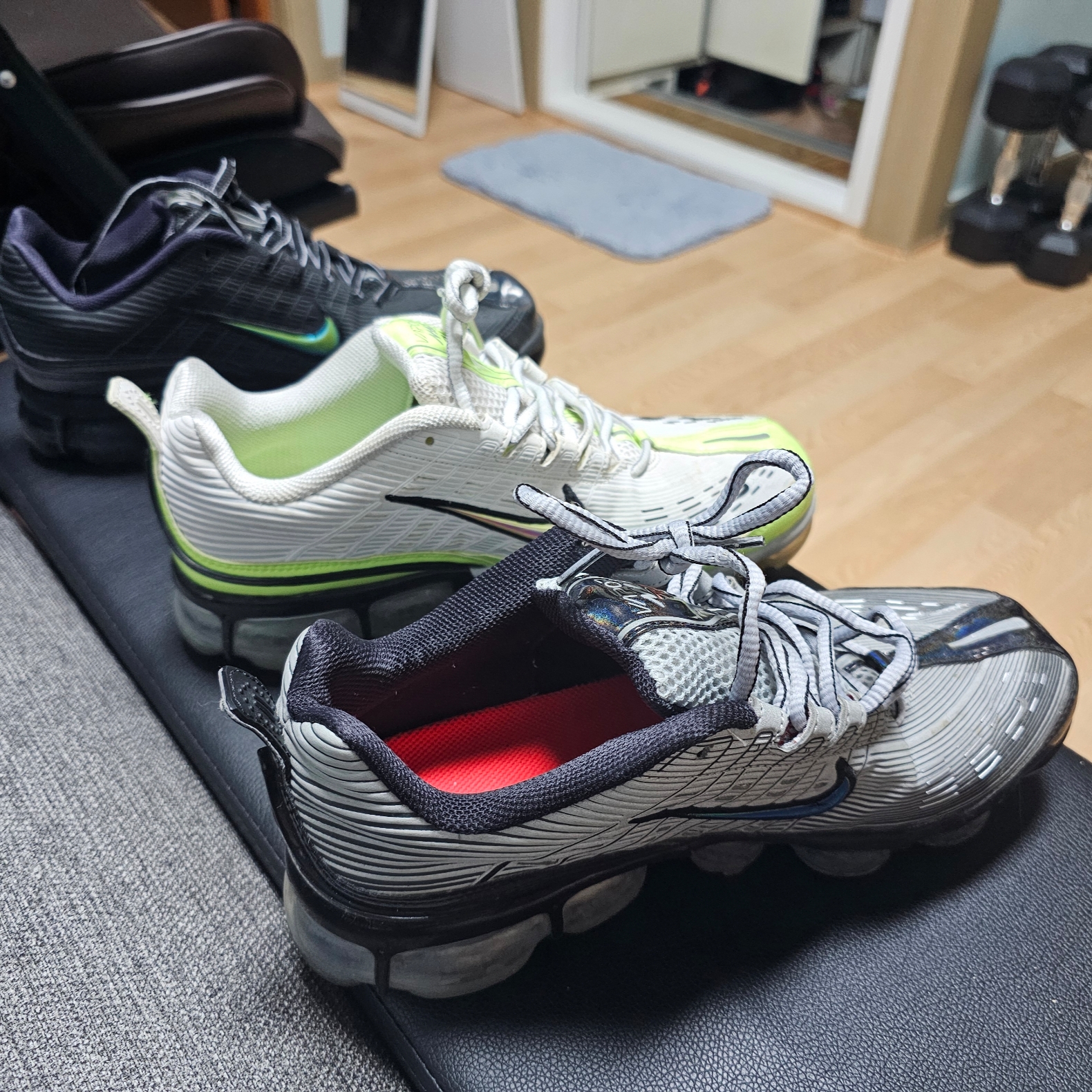 Nike Air VaporMax 360 Black, Nike Air VaporMax 360 Metallic Silver 착용 스타일