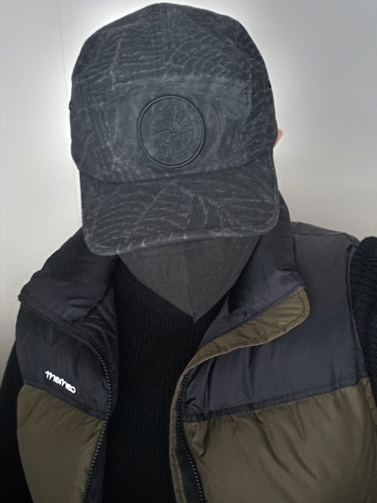 Supreme x Stone Island Camp Cap Black - 23FW 착용 스타일