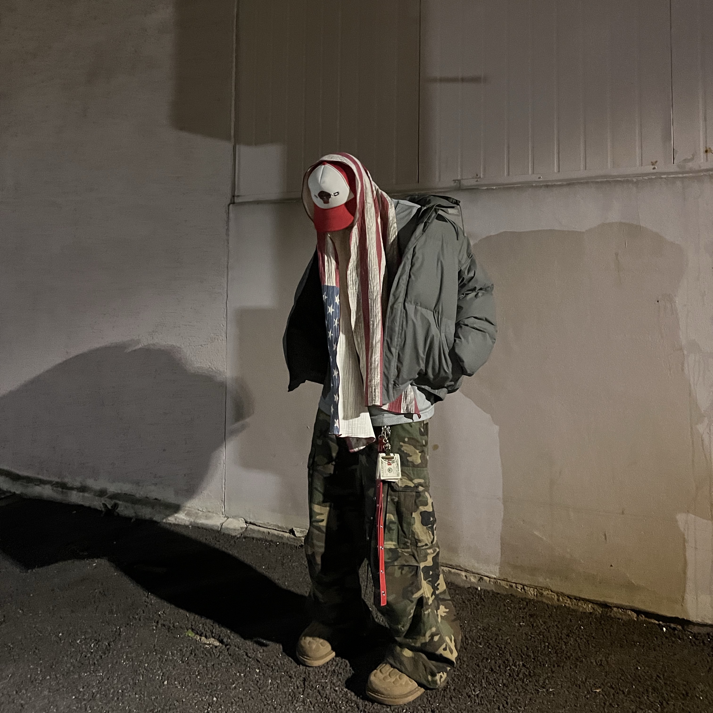 Essentials Puffer Jacket Silver Reflective - 20SS, Kinchi x Yiyae Bone Mule Camel 착용 스타일 - 1