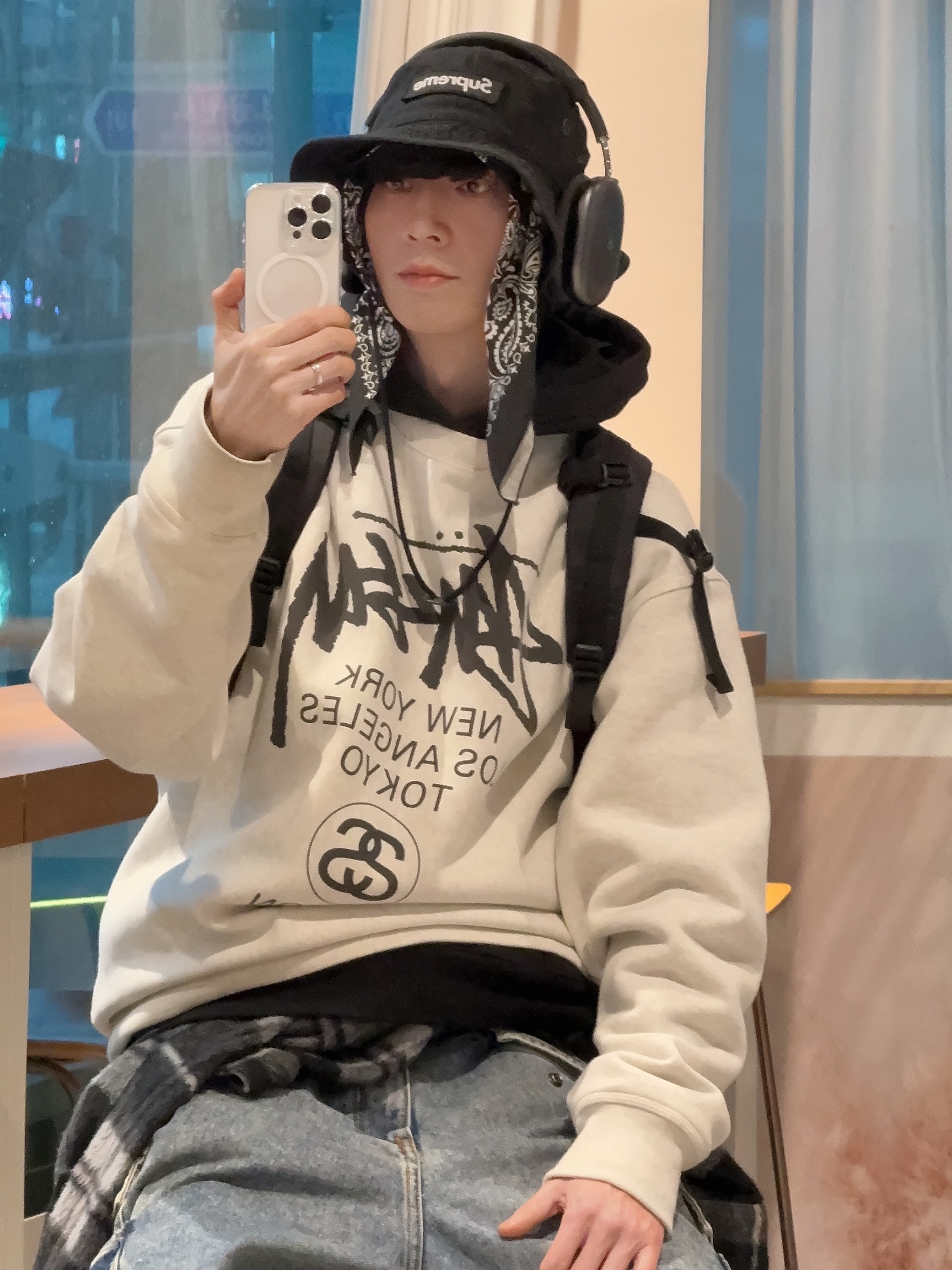 Stussy World Tour Crew Ash Heather 2022, IAB Studio Hoodie Black 착용 스타일 - 10