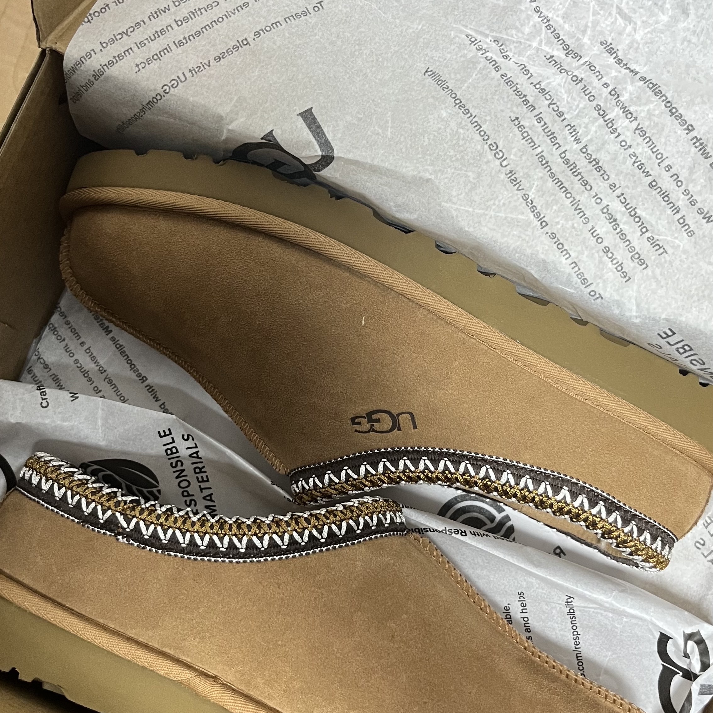 UGG Tasman Slipper Chestnut 착용 스타일 - 1