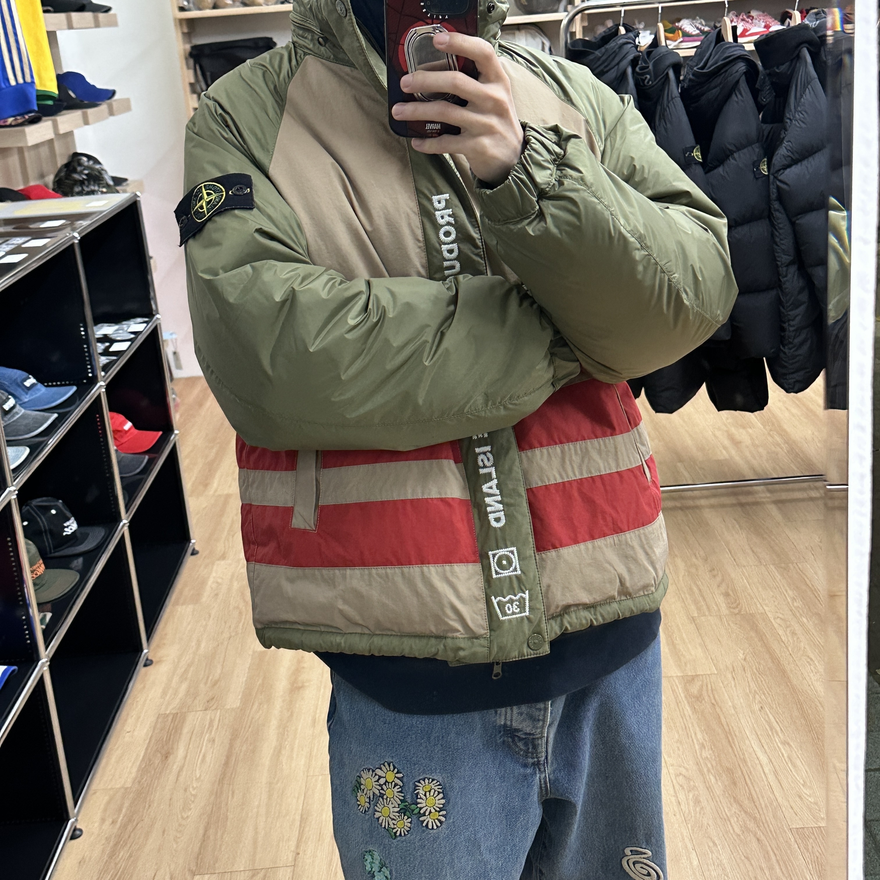 Supreme x Stone Island Reversible Down Puffer Jacket Olive - 23FW 착용 스타일 - 2