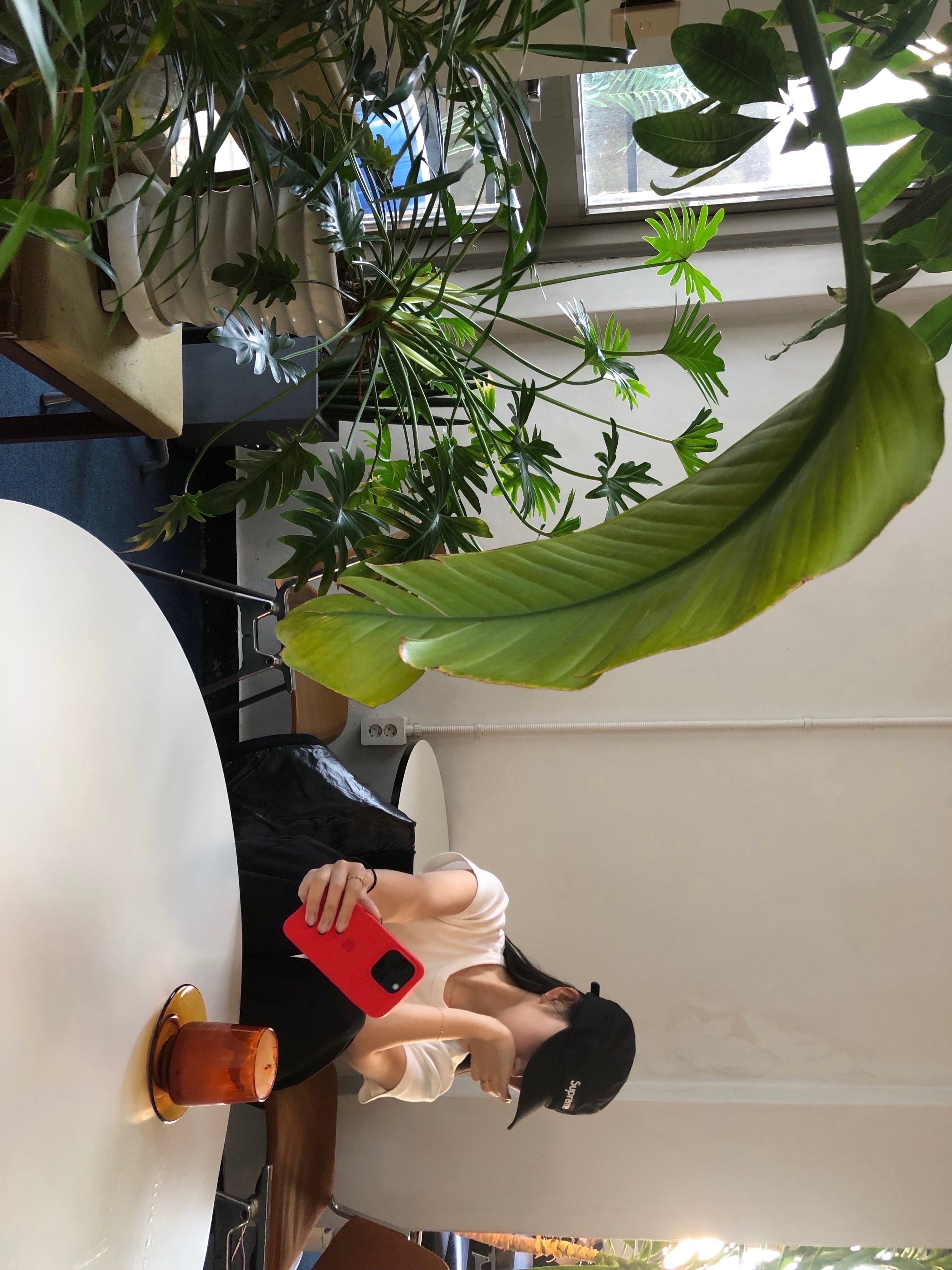 Supreme Washed Chino Twill Camp Cap Black, (W) Glowny G Classic Rib Crew Neck T-Shirt White 착용 스타일