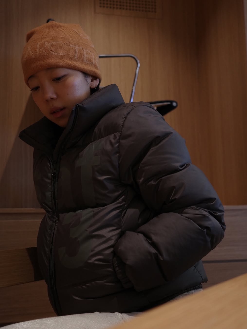 [KREAM 단독] Safarispot Women 1/2 Basic Safari Down Jacket Black, [KREAM 단독] Safarispot 1/2 Basic Safari Down Jacket Khaki 착용 스타일