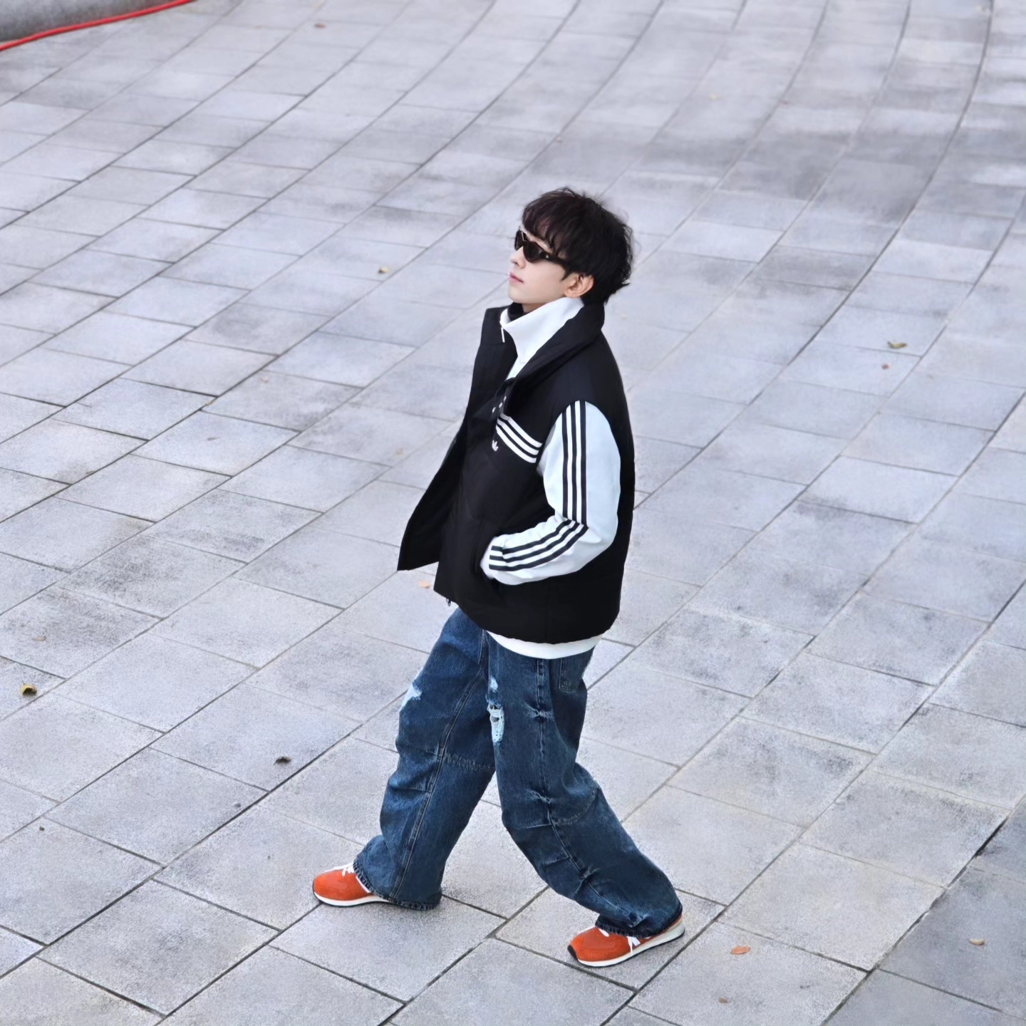 Adidas Originals 70s Padded Gilet Black - KR Sizing, Adidas German Beckenbauer Track Top Off White - KR Sizing 착용 스타일 - 8