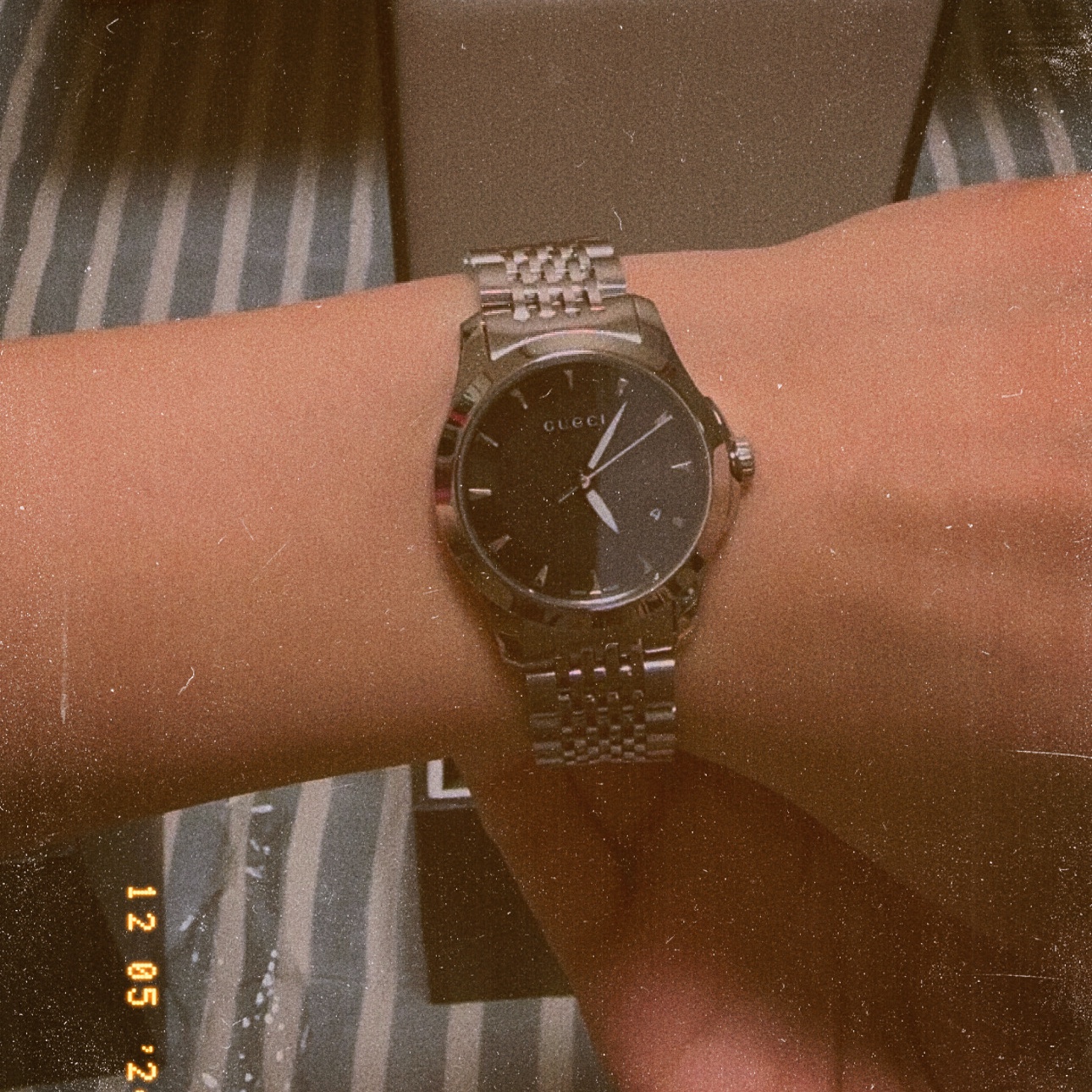 (W) Gucci G-Timeless Quartz 27mm Stainless Steel Black 착용 스타일