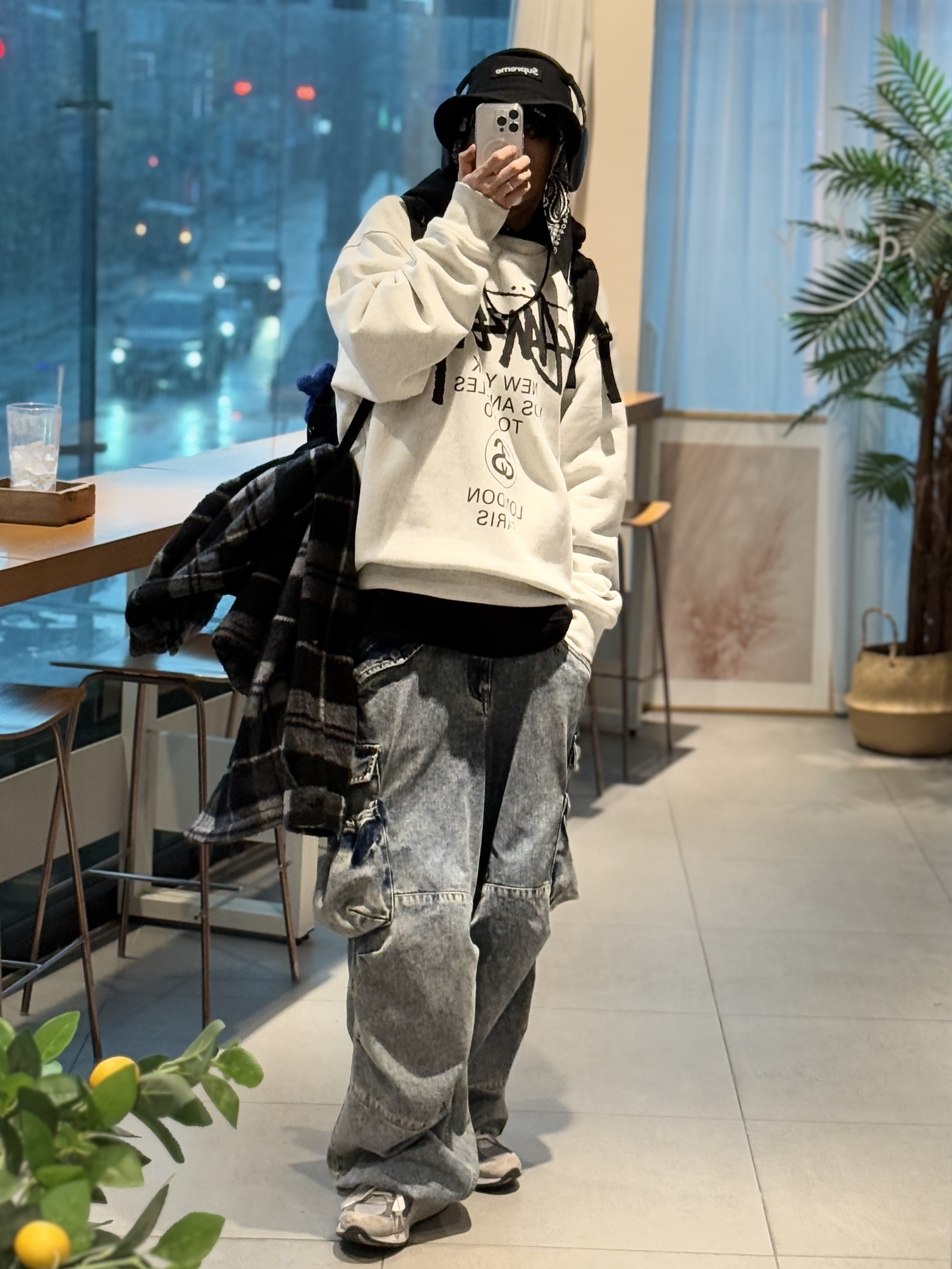 New Balance 992 Made in USA Grey - D Standard, IAB Studio Hoodie Black 착용 스타일 - 8