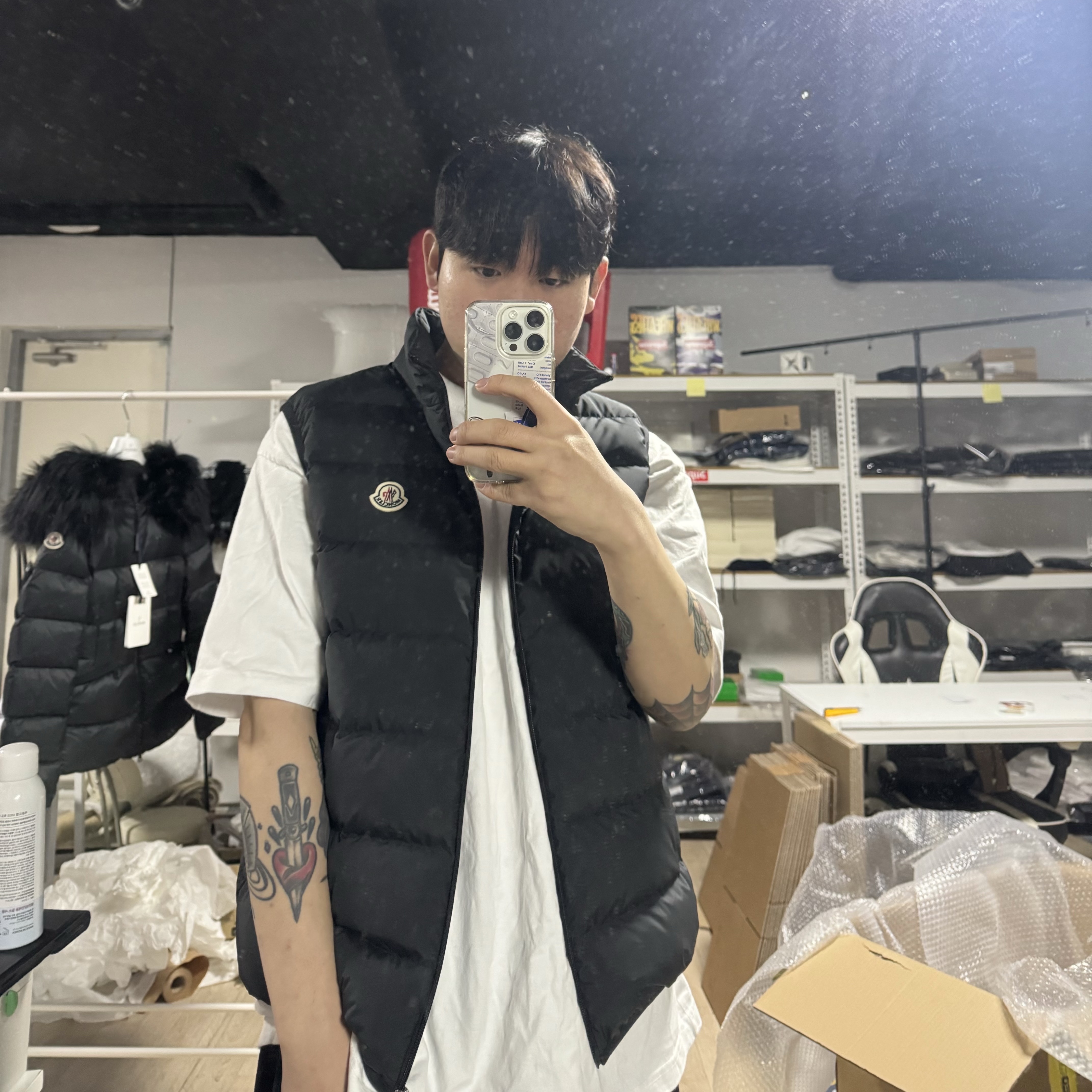 Moncler Contrin Down Vest Black - 24FW 착용 스타일