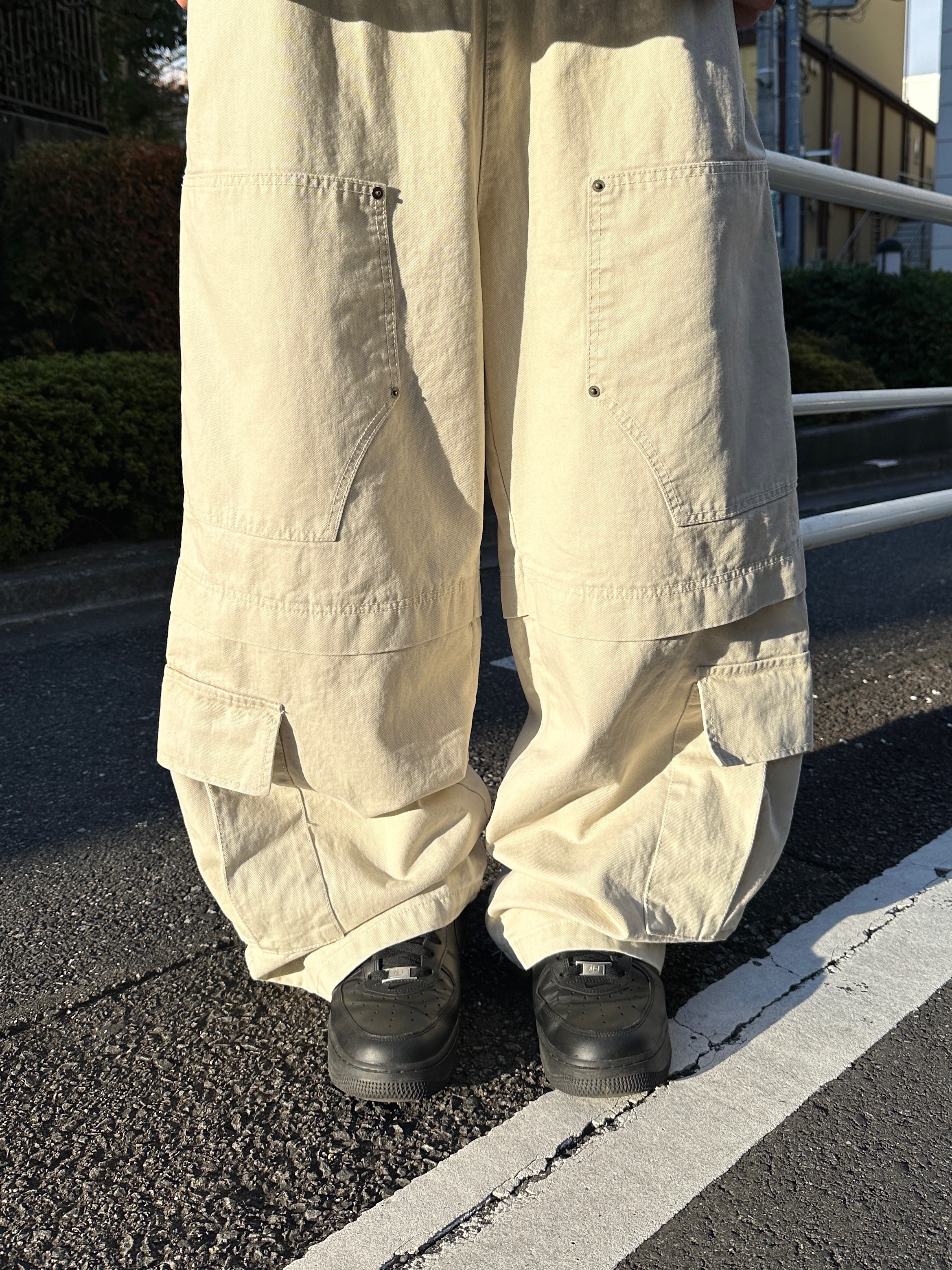 Matin Kim Mini Buckle Bag Black, Nike Air Force 1 '07 Low Triple Black 착용 스타일 - 3