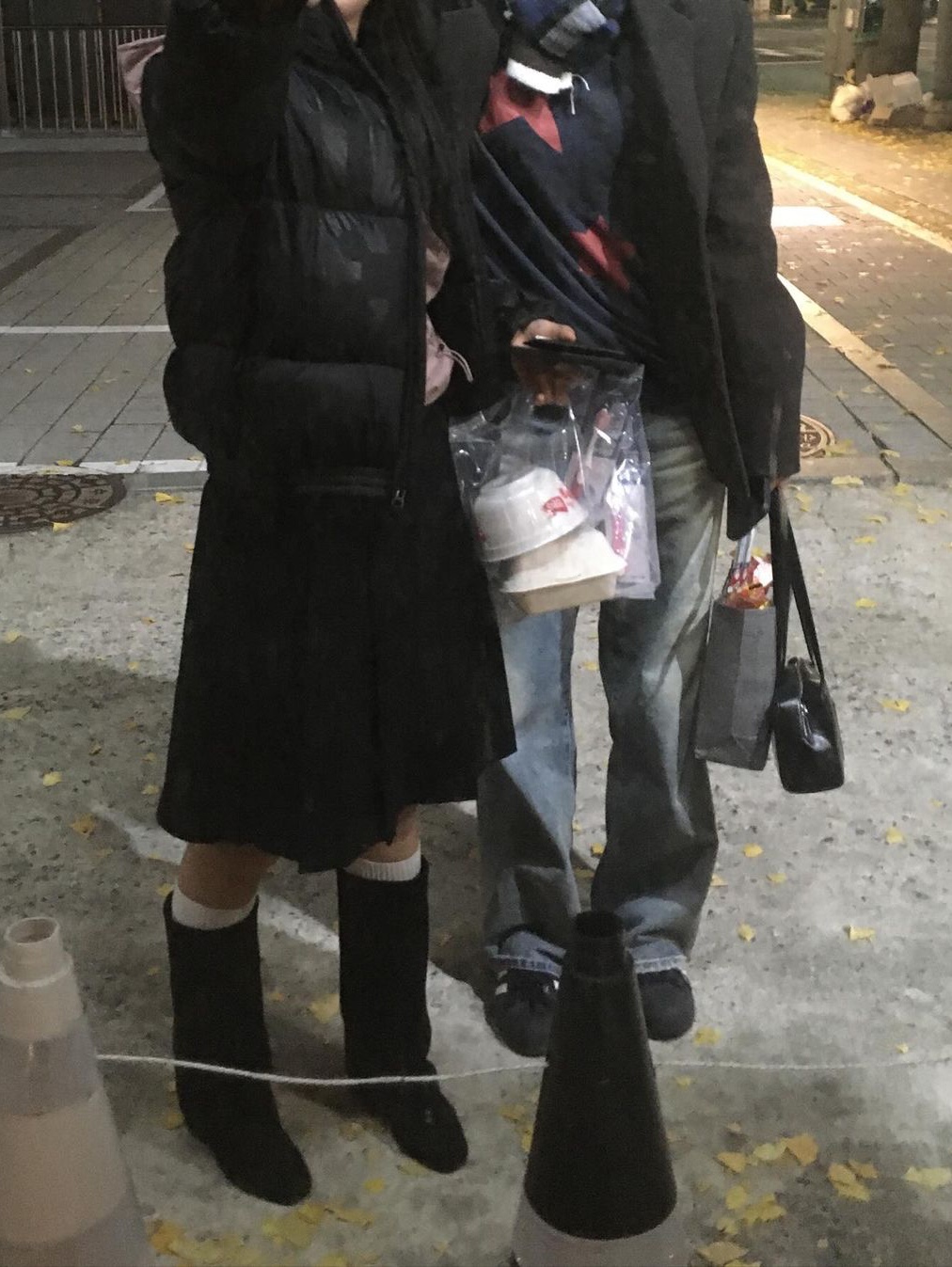 [KREAM 단독] Safarispot Women 1/2 Basic Safari Down Jacket Black, [KREAM 단독] Safarispot 1/2 Basic Safari Down Jacket Khaki 착용 스타일